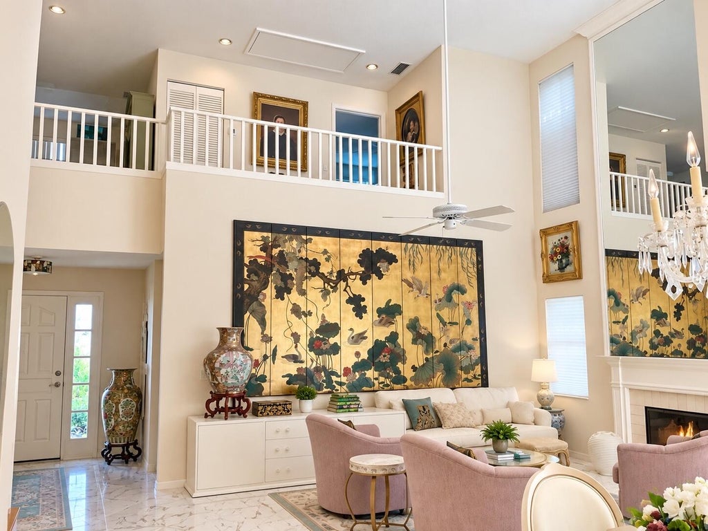 Photo of 37 Dorchester Circle, Palm Beach Gardens, FL 33418 (MLS # B26091744)