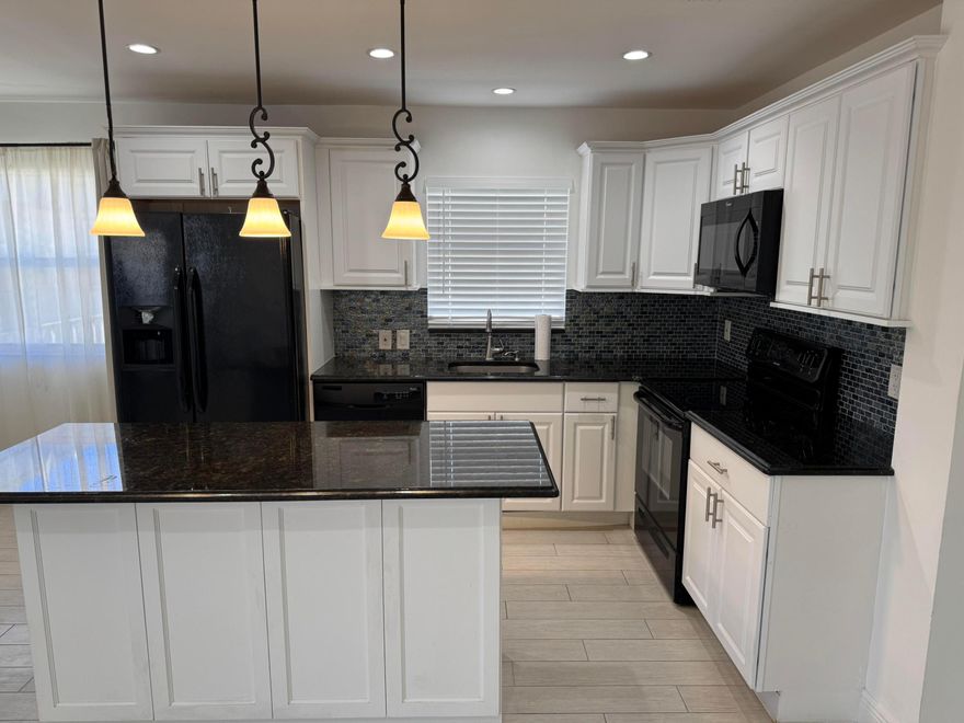 ** COMPLETELY RENOVATED 2nd Floor 
2-Bed 2-Bath corner unit in the 55+ community of Kings Point. Spacious living room with open-concept kitchen. NEW AC! 24 HR Gated security. Full size washer & dryer in the unit. Close to the Monaco pool & clubhouse. Enjoy resort style living with amenities that include 2-18 hole golf courses, fitness center, tennis, pickleball, indoor & outdoor pools, theater, cafe, and free shuttle bus services to shopping, dining, clubhouses and Delray Medical Center.