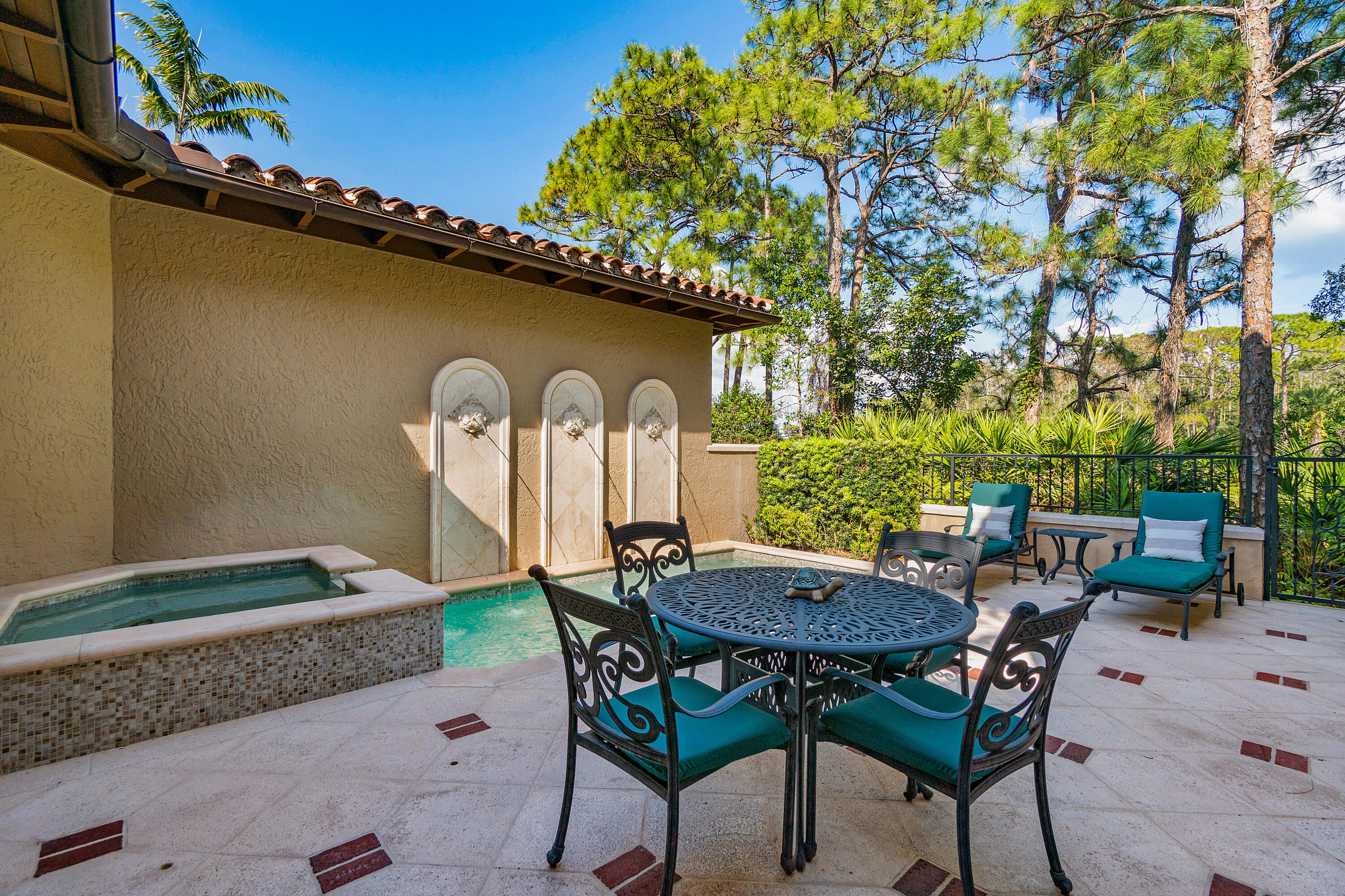BEARS CLUB VILLAS CONDO - Residential
