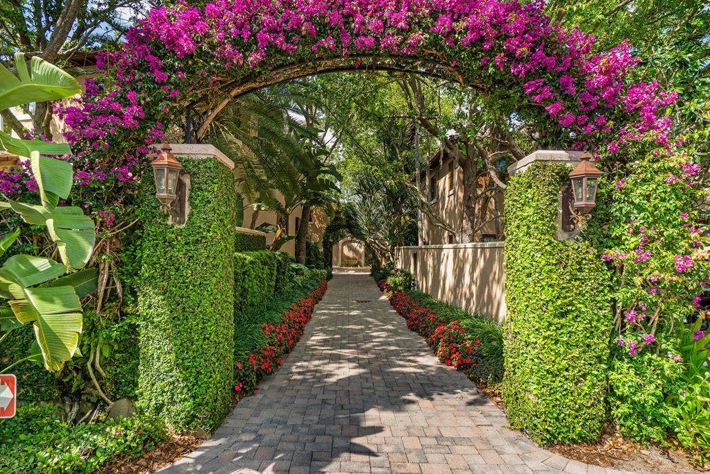 BEARS CLUB VILLAS CONDO - Residential