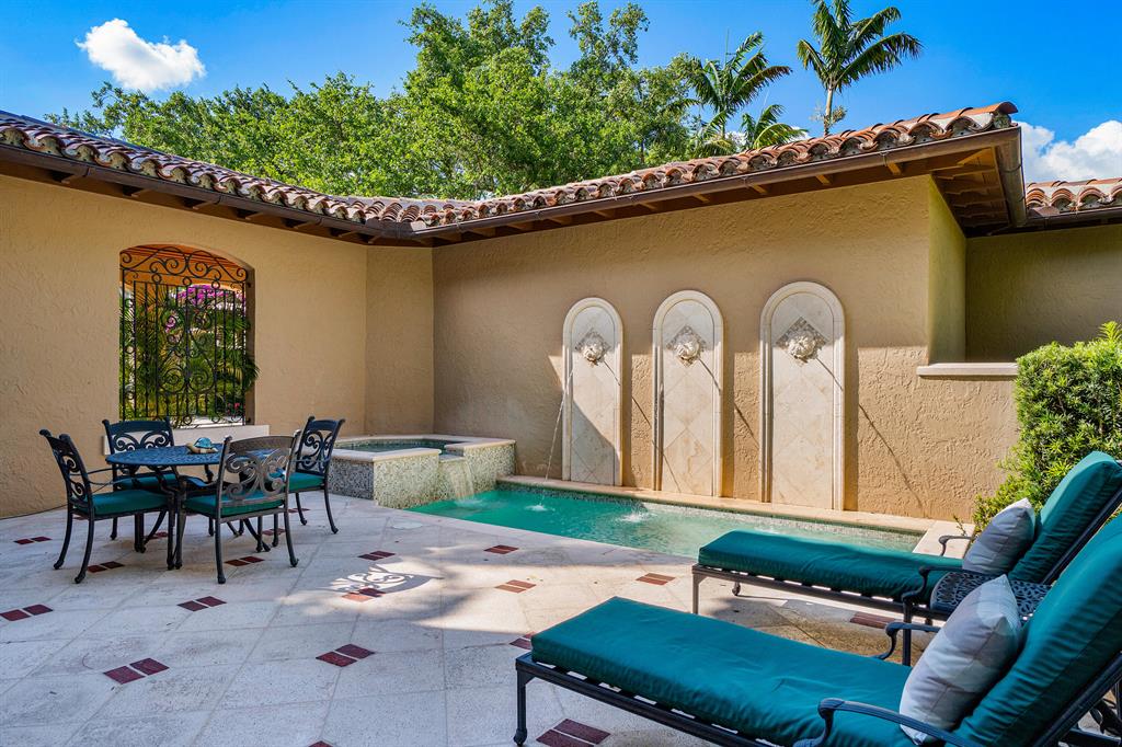 BEARS CLUB VILLAS CONDO - Residential