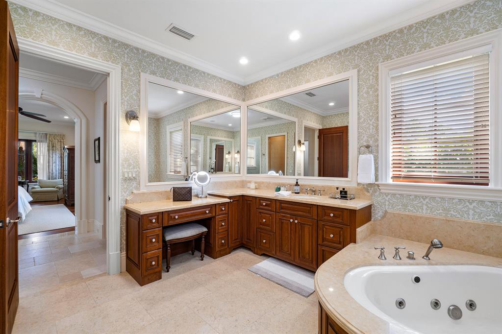 BEARS CLUB VILLAS CONDO - Residential