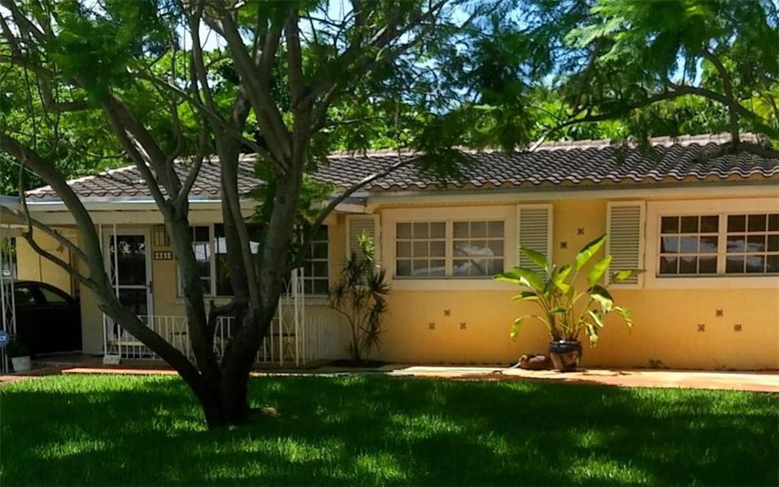 LOCATED ON CUL DE SAC next to a private park  only for  residents use.  VERY PRIVATE 3 BEDROOM, 2 BATHROOM WATERFRONT HOME.  POOL IN BACKYARD. NICE VIEWS OF CANAL. WOOD AND TILE FLOORING. NEWER A/C UNIT. NEWER ROOF. CARPORT.   Huge backyard, private, great for  entertaining!!ADDITIONAL  5K  SQ  FT  OF LAND ON  WATER FOR  USE  BY THIS  HOME  ONLY. A RARE  FIND  IN  WILTON MANORS!!!