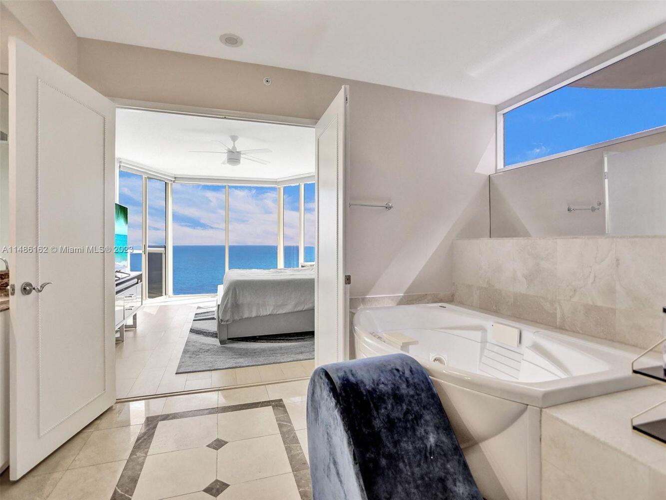 THE PINNACLE CONDO - Residential