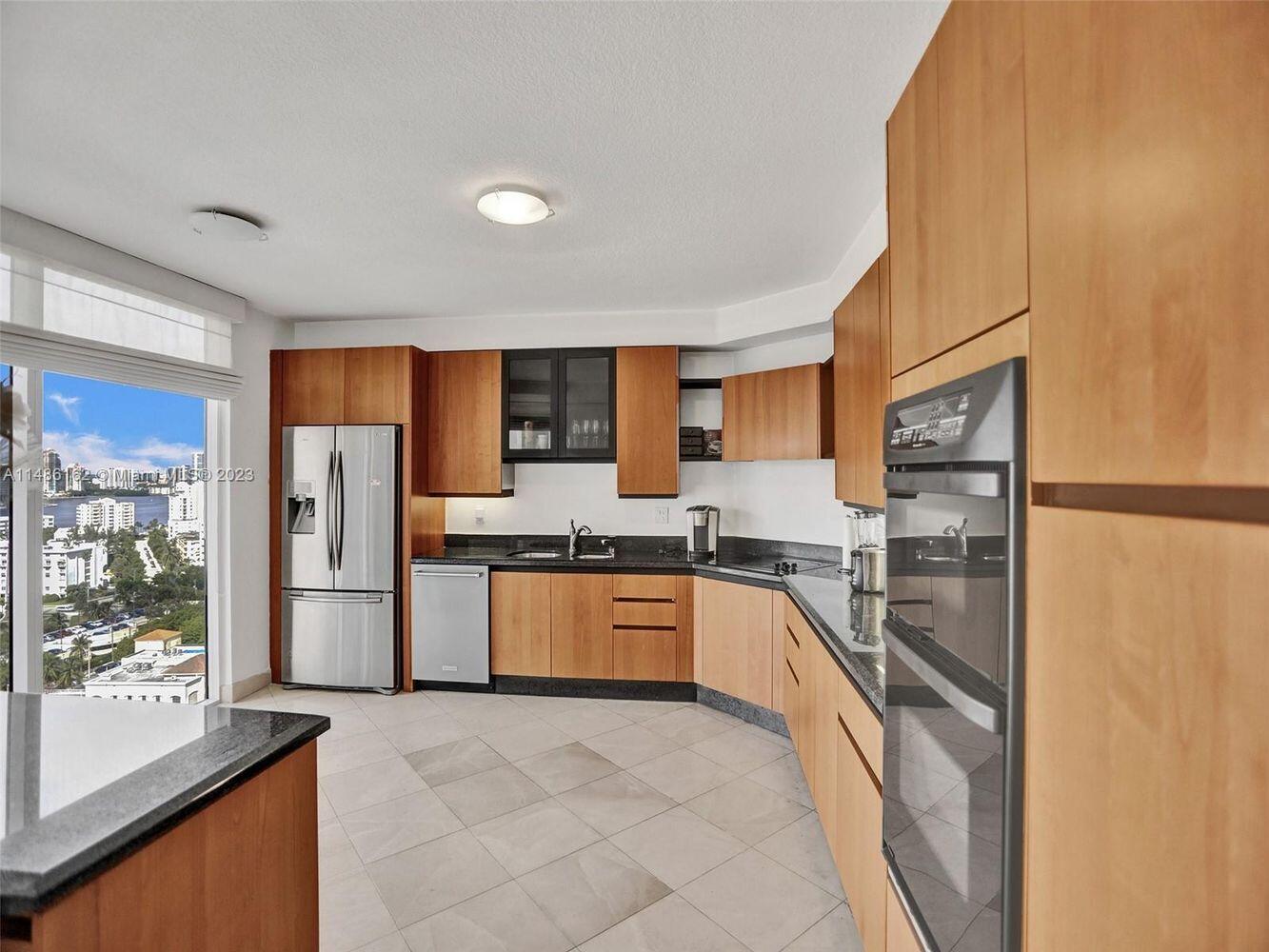 THE PINNACLE CONDO - Residential