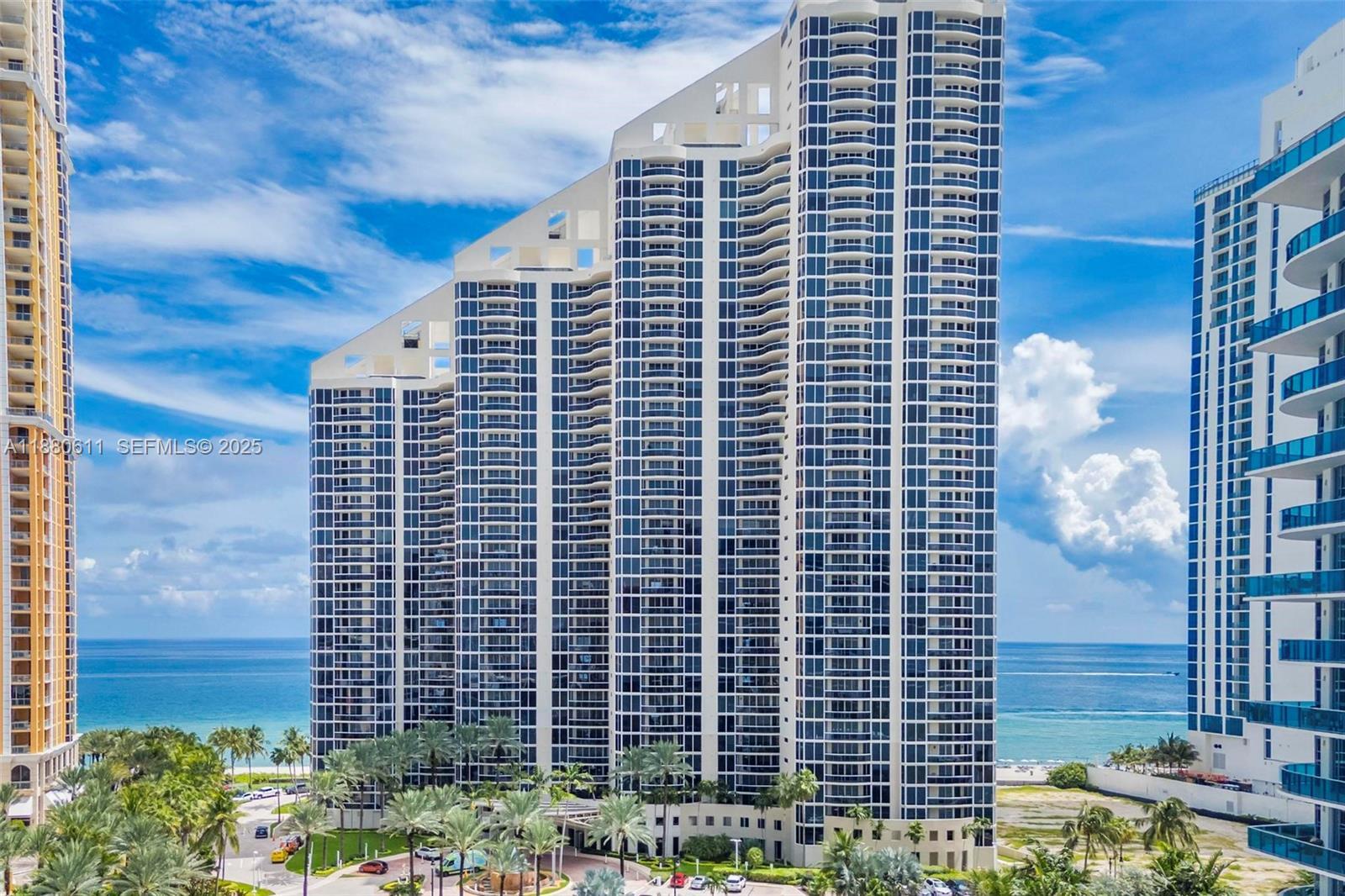 THE PINNACLE CONDO - Residential