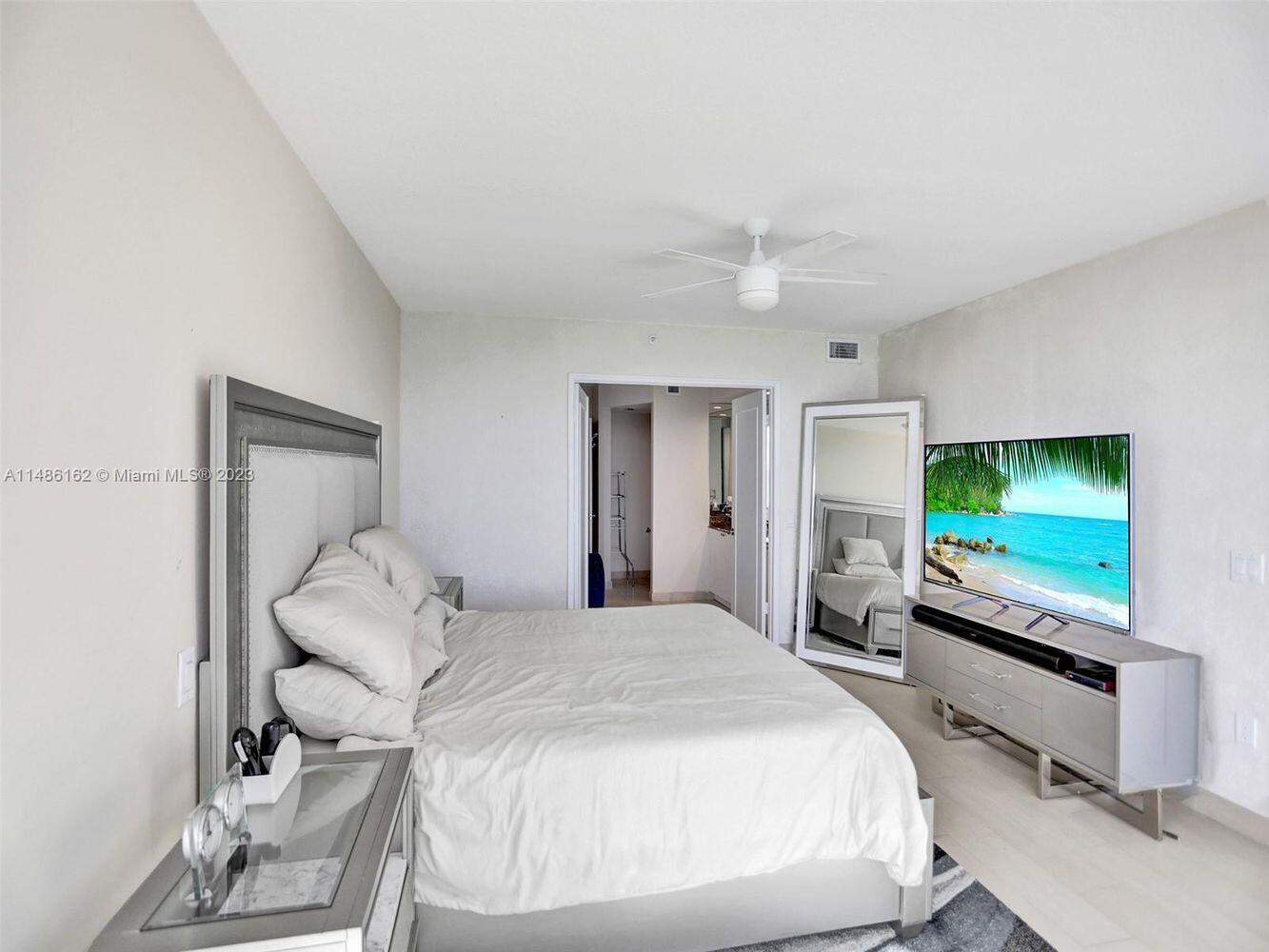 THE PINNACLE CONDO - Residential