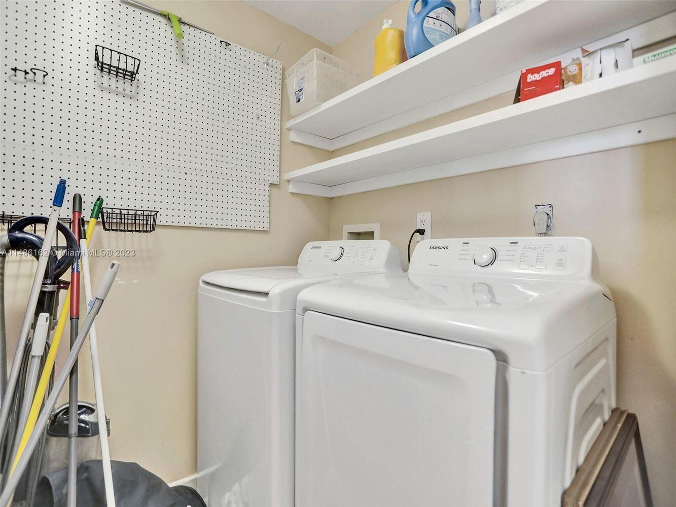 THE PINNACLE CONDO - Residential