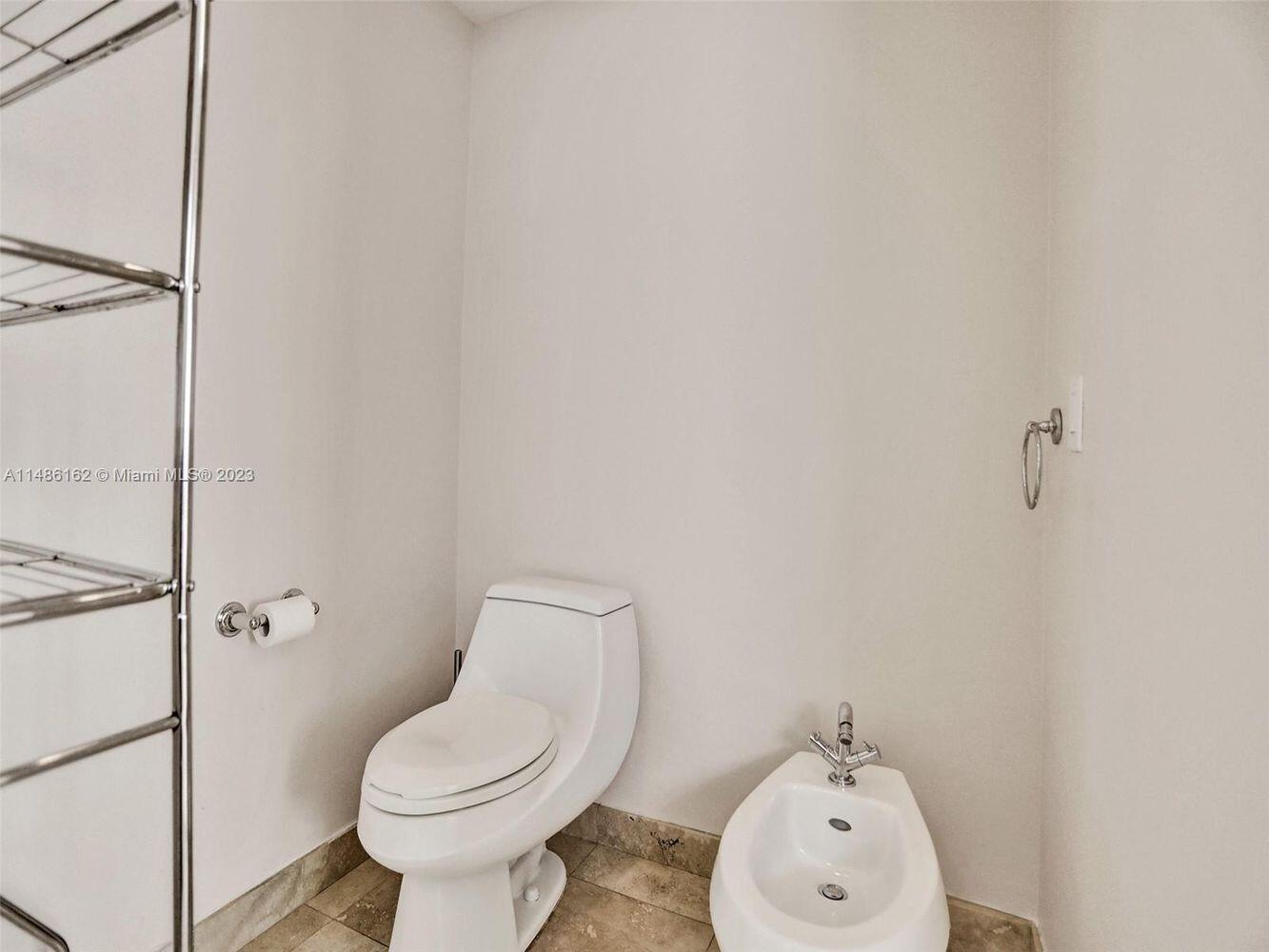 THE PINNACLE CONDO - Residential