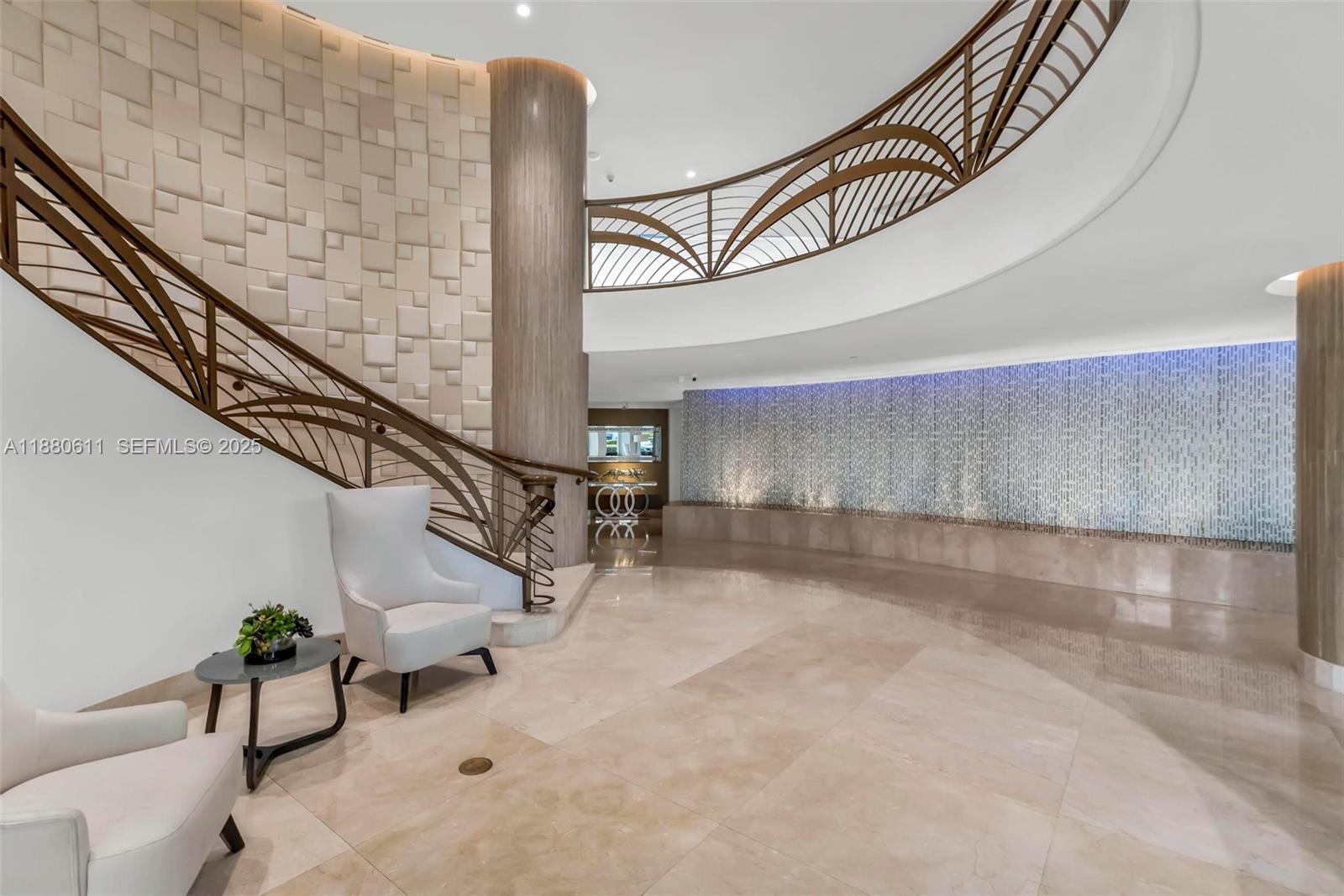 THE PINNACLE CONDO - Residential