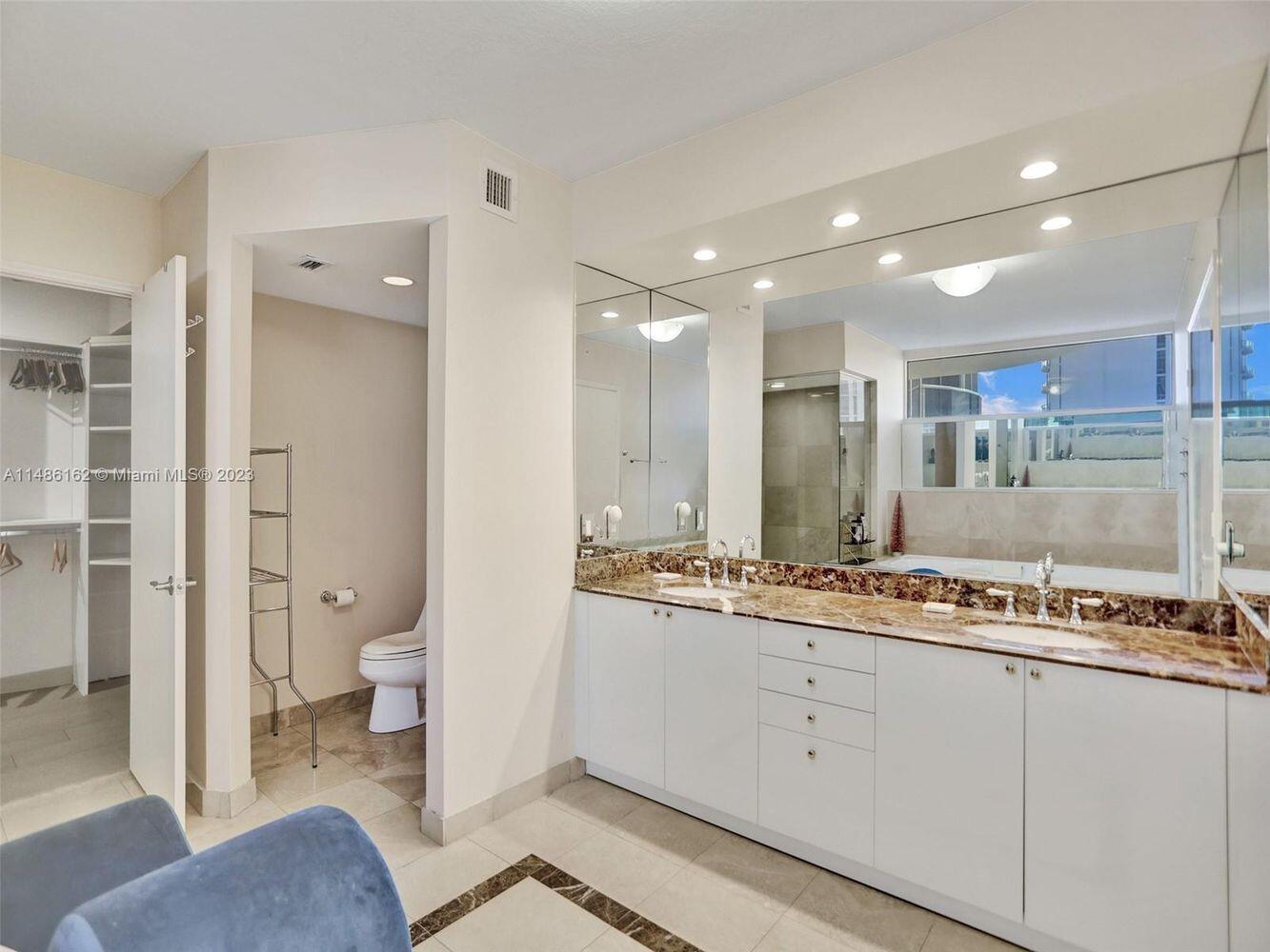 THE PINNACLE CONDO - Residential