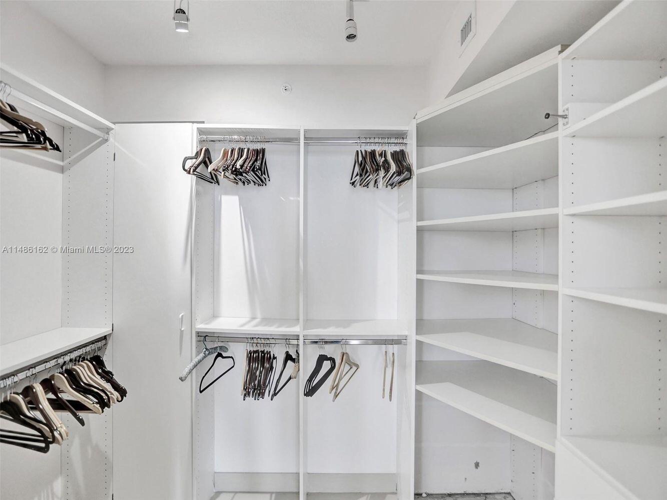 THE PINNACLE CONDO - Residential