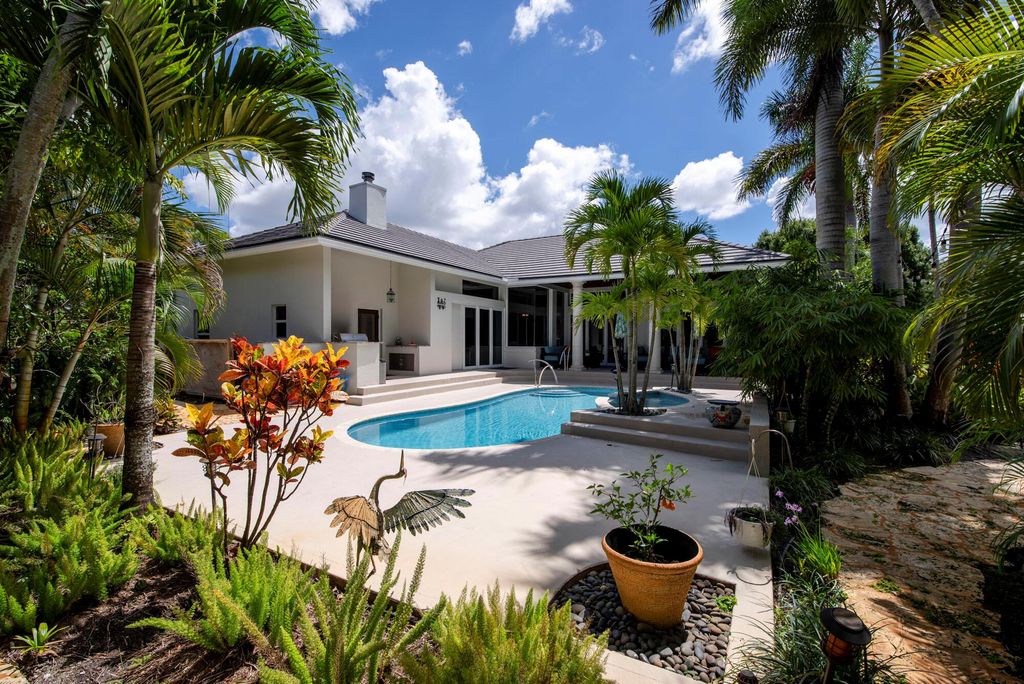 Photo of 7675 Steeplechase Drive, Palm Beach Gardens, FL 33418 (MLS # R11002405)