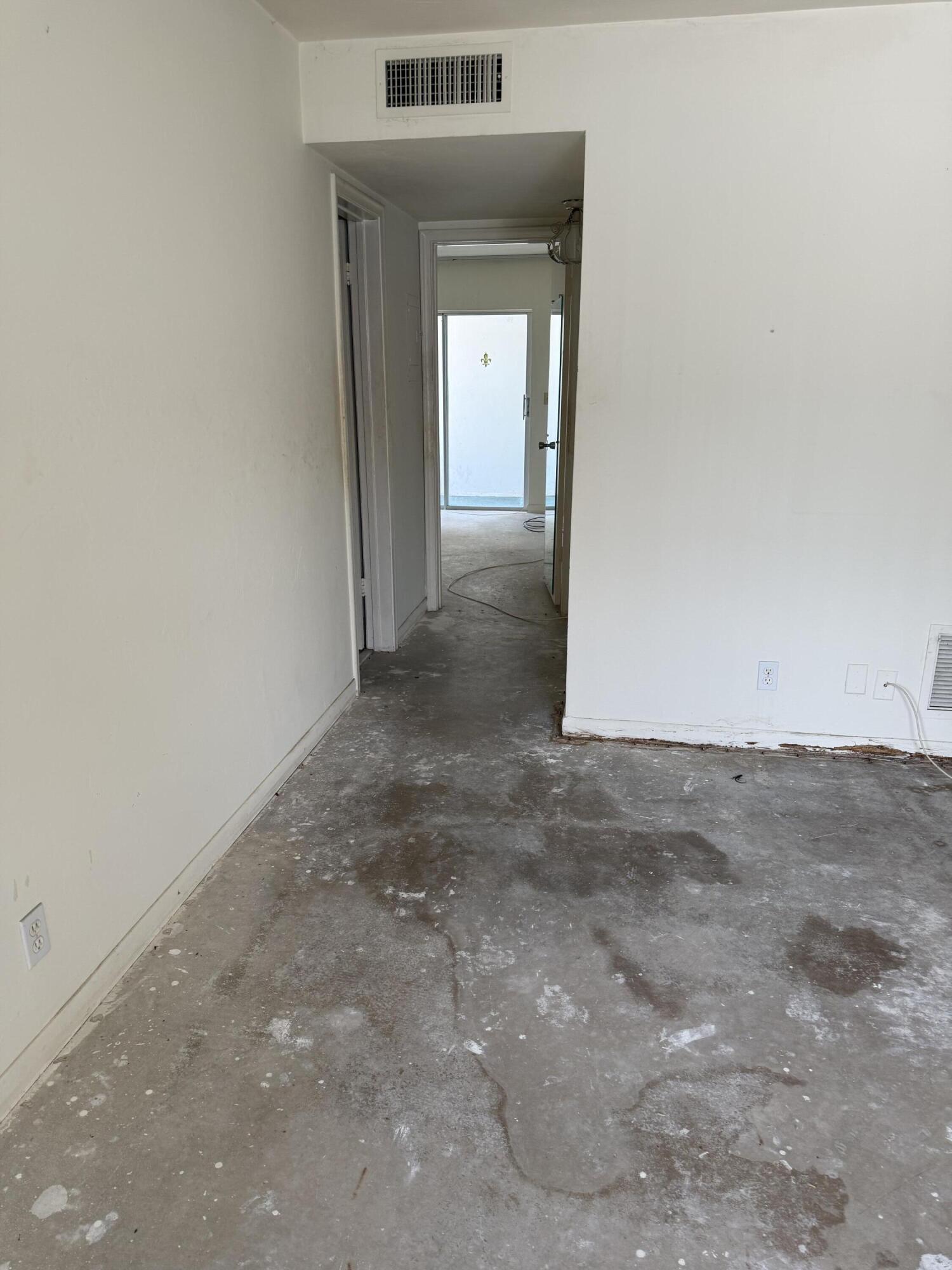 MURRY HILLS APT BLDG CONDO - Residential