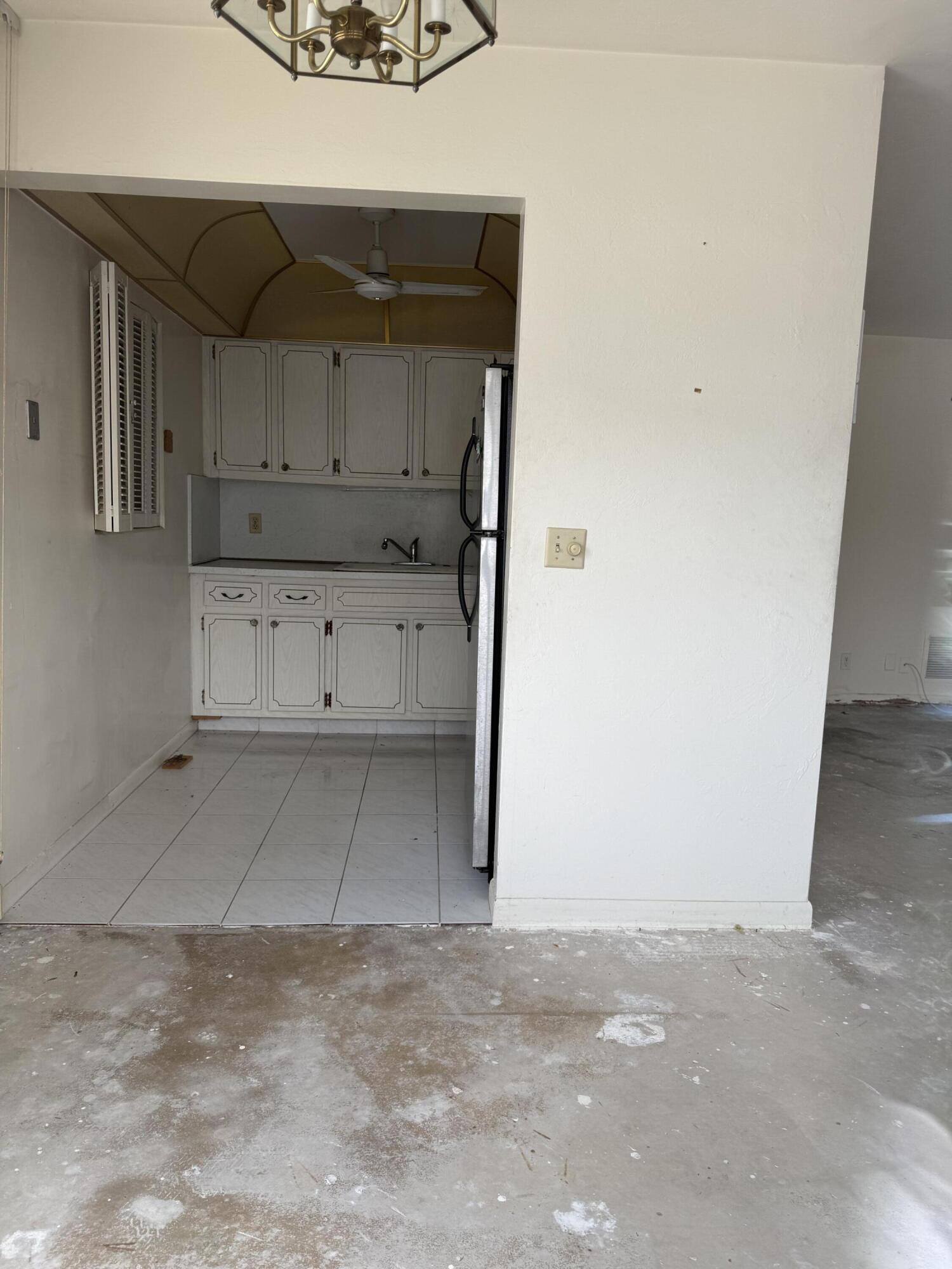 3040 Lake Osborne Drive 111