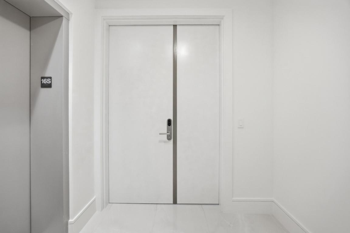 NAUTILUS 220 CONDOMINIUM - Residential