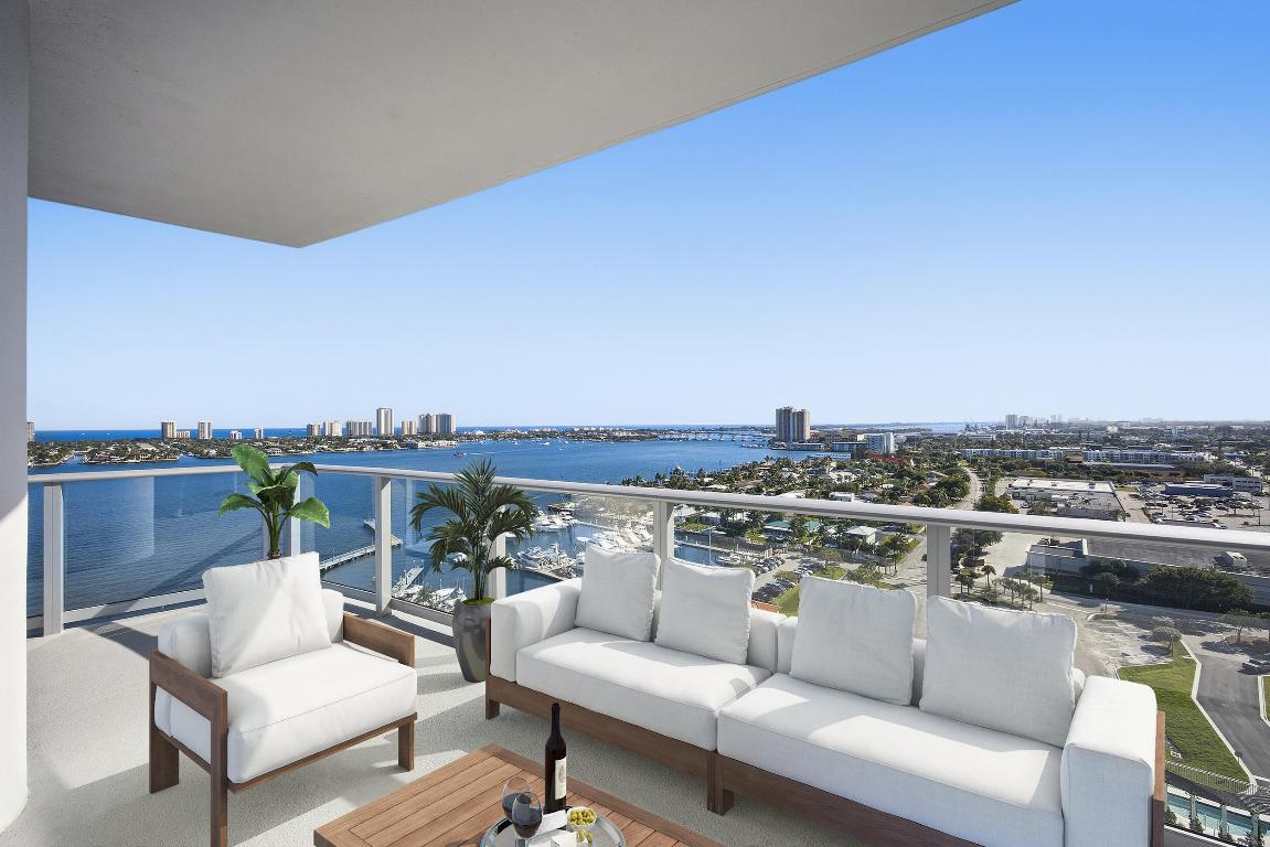 NAUTILUS 220 CONDOMINIUM - Residential