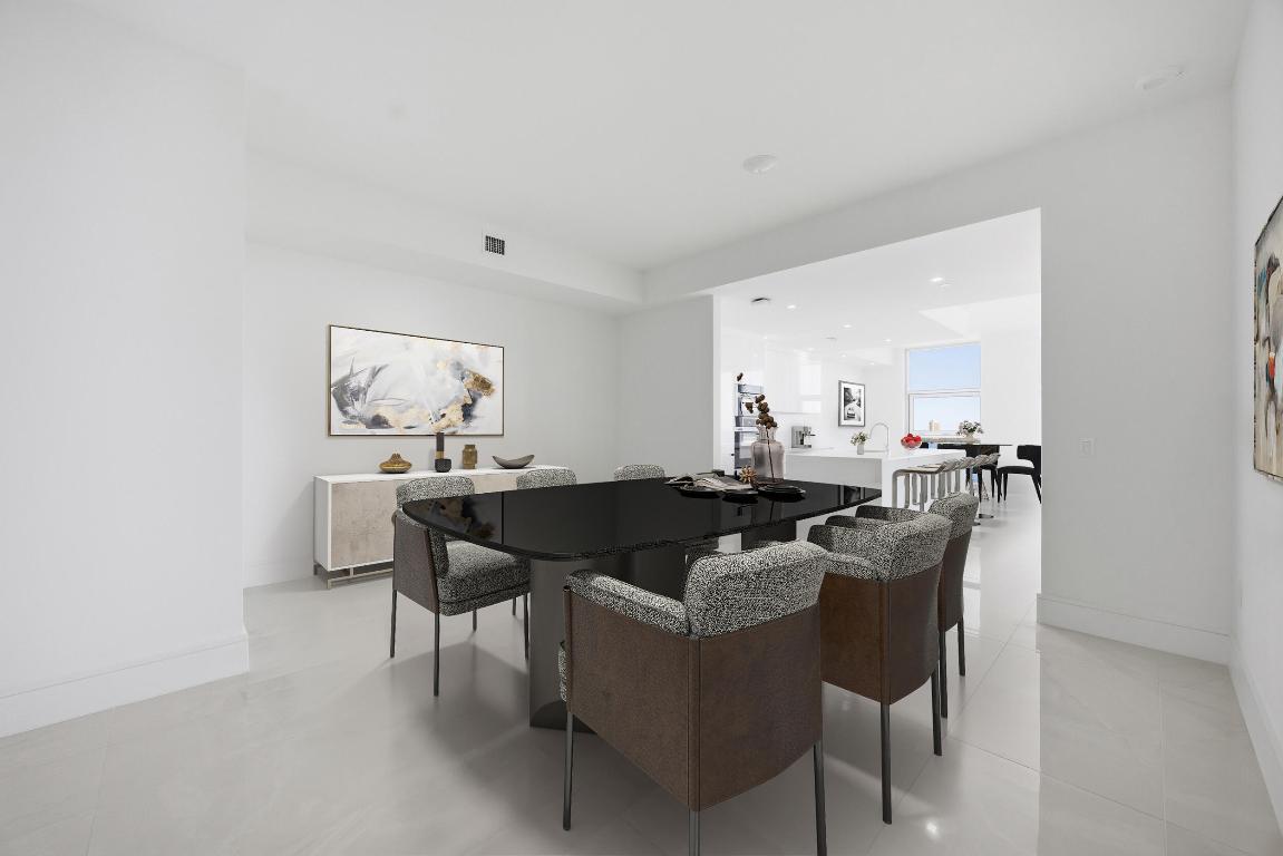 NAUTILUS 220 CONDOMINIUM - Residential