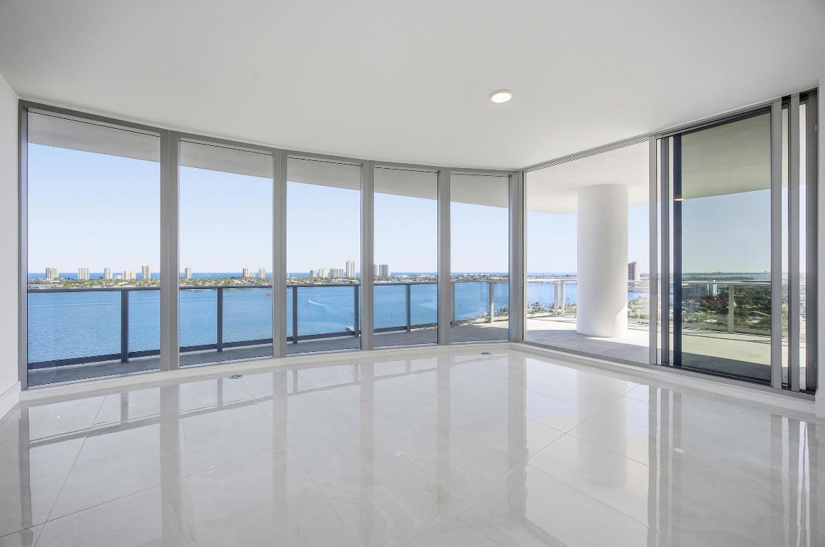 NAUTILUS 220 CONDOMINIUM - Residential