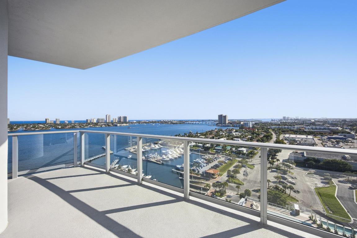 NAUTILUS 220 CONDOMINIUM - Residential