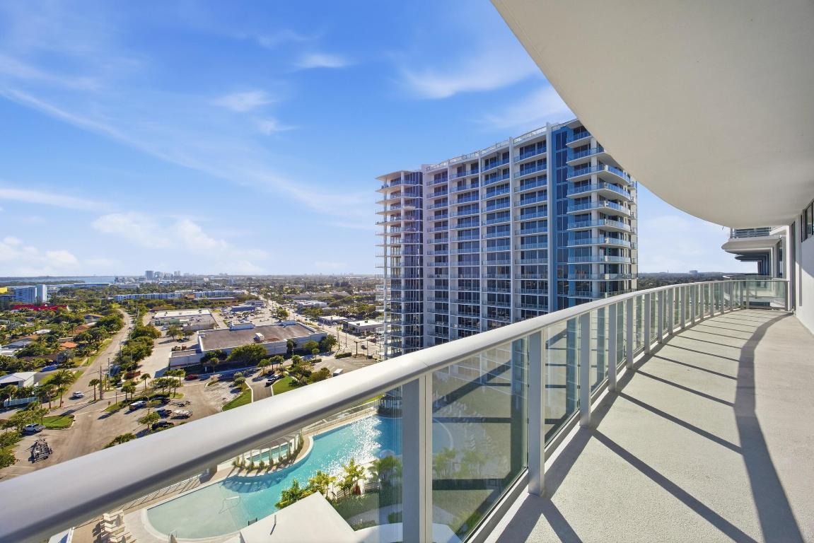 NAUTILUS 220 CONDOMINIUM - Residential