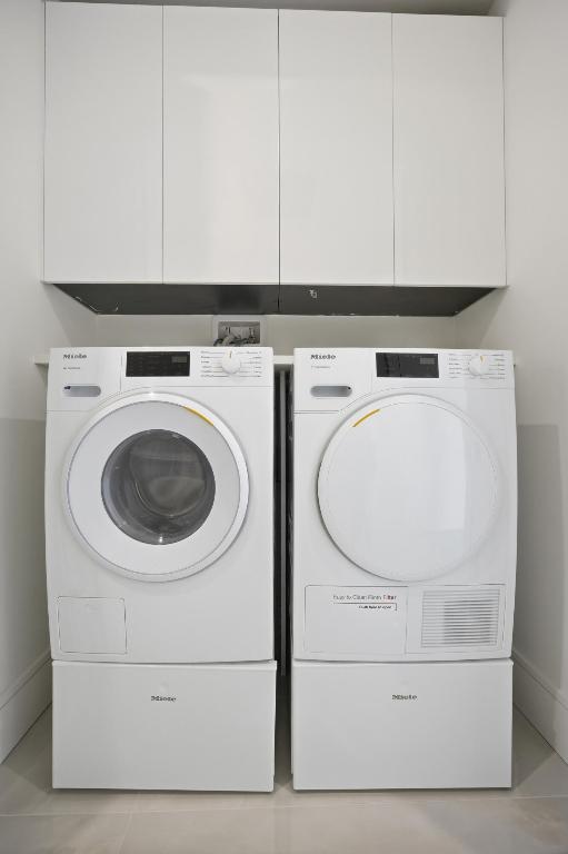 NAUTILUS 220 CONDOMINIUM - Residential