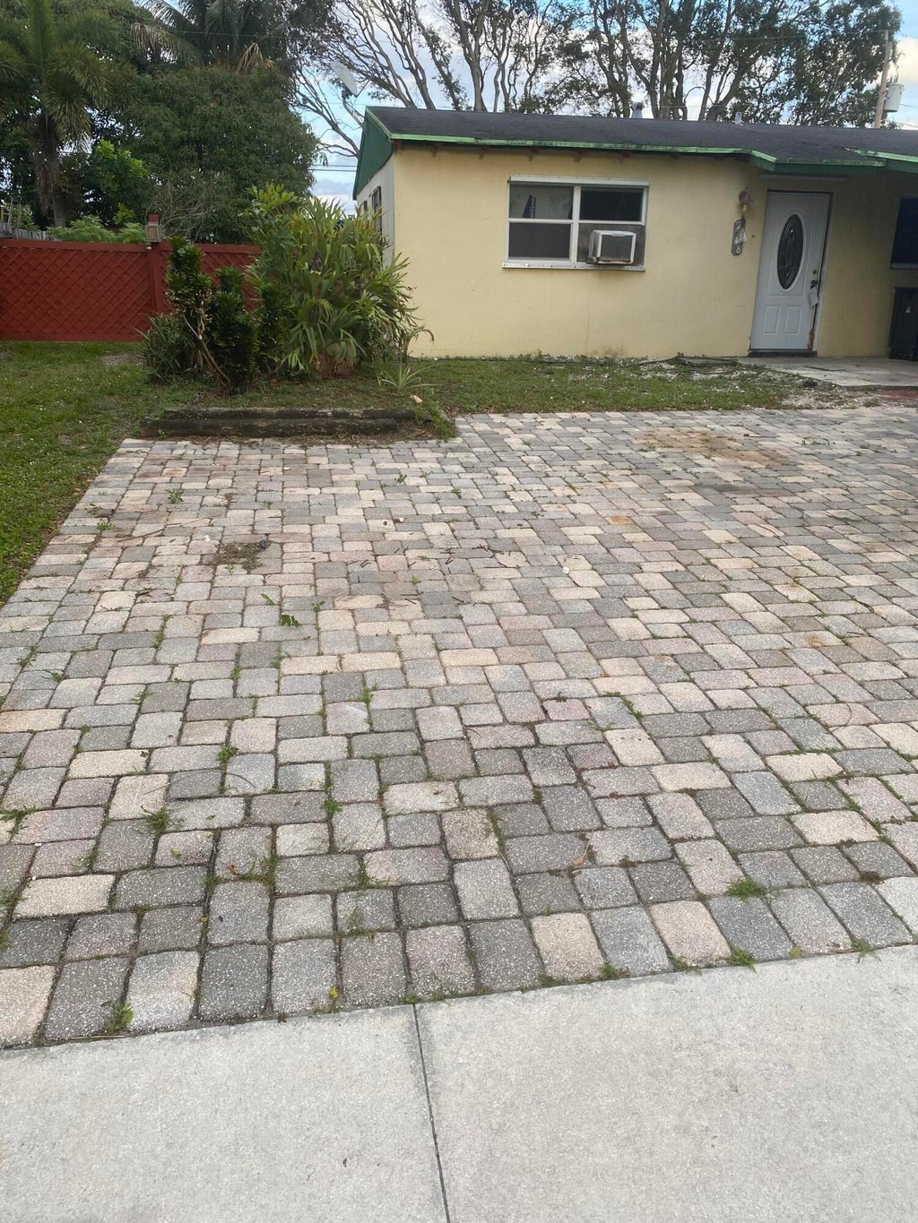 Photo of 9148 Bamboo Drive, Palm Beach Gardens, FL 33410 (MLS # R10976368)