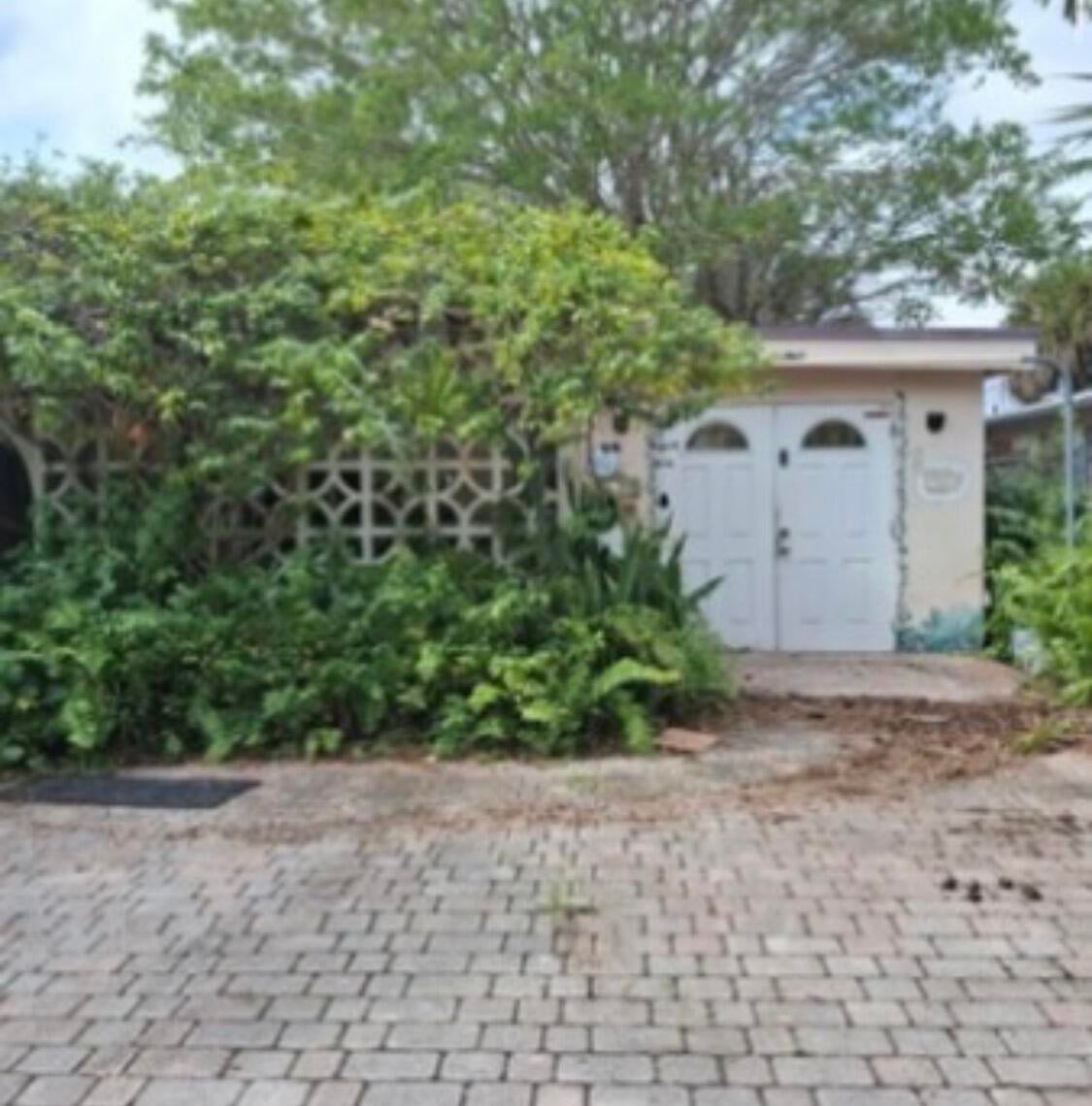 1805 N Dixie Highway 1805, Fort Lauderdale FL 33305