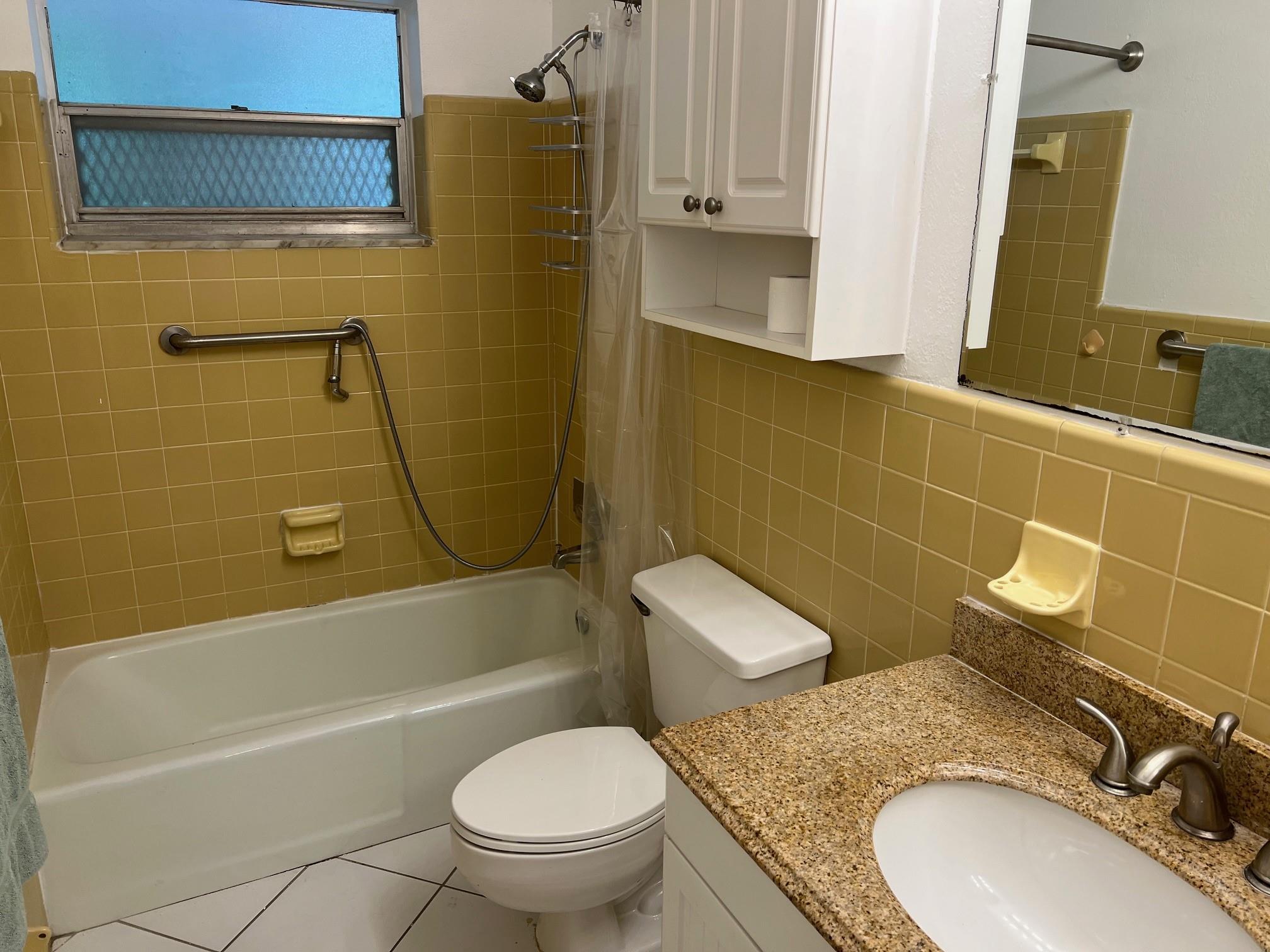 220 NE 18th Ave 2