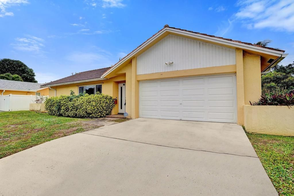 Photo of 1236 NW 15th Street, Boca Raton, FL 33486 (MLS # R11156853)