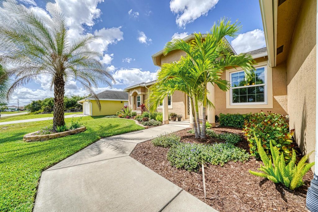 Photo of 343 SW Jeanne Avenue, Port Saint Lucie, FL 34953 (MLS # R10965151)