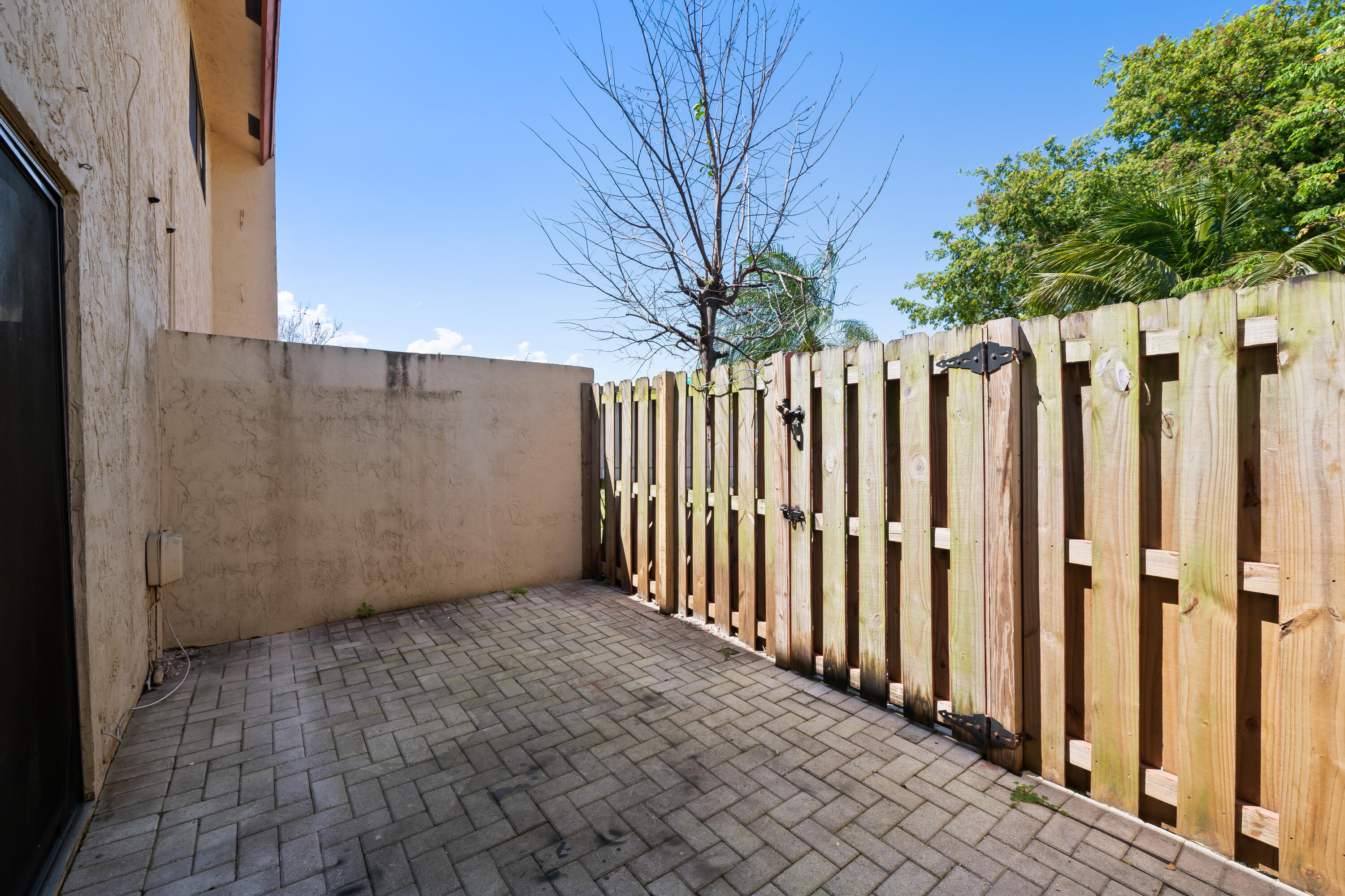 3281 E Golf Boulevard 4