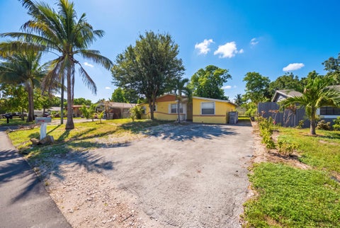 Tiny photo for 130 NE 21ST Court, Pompano Beach, FL 33060 (MLS # B26071015)