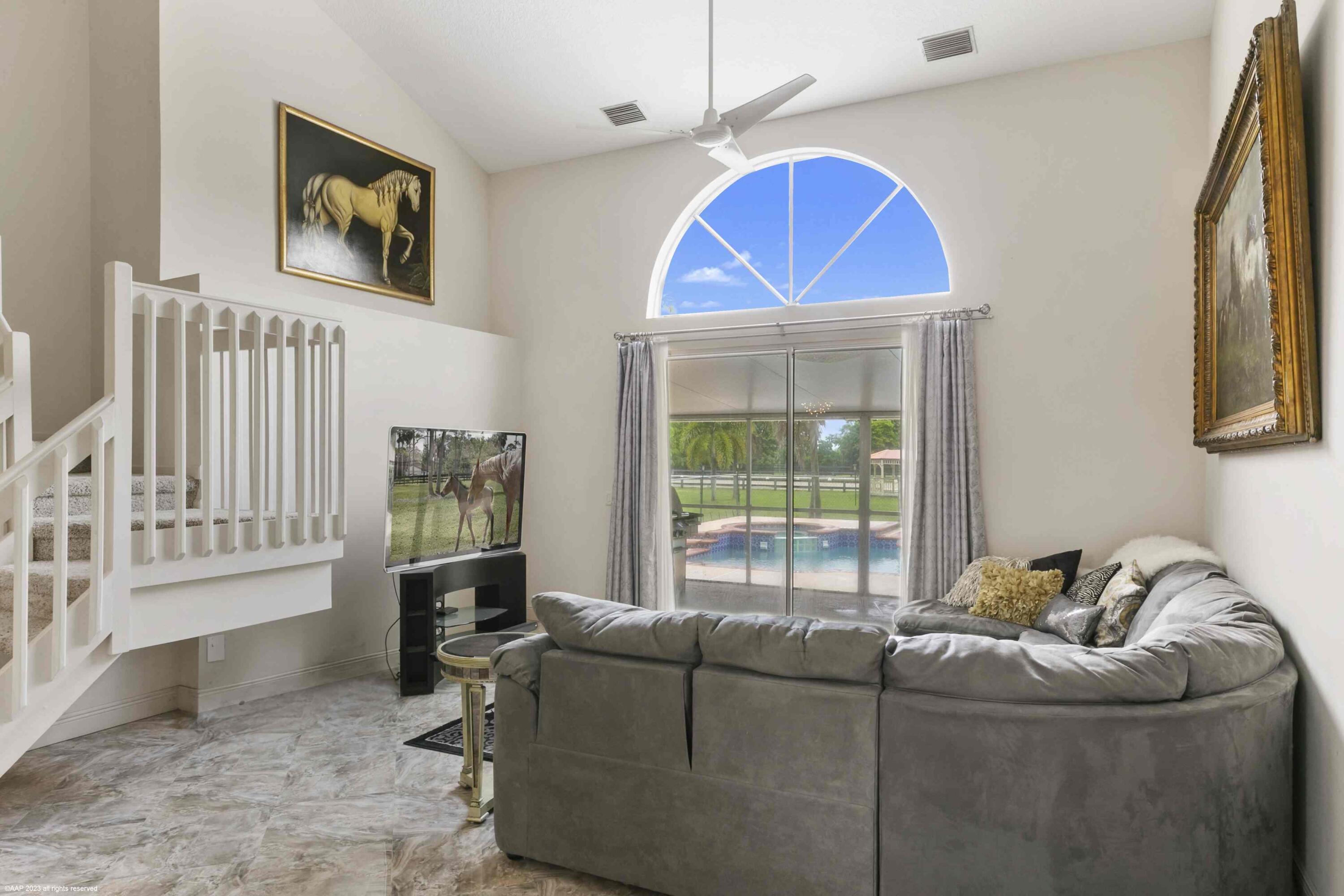 13-44-40~ W 344.38 FT OF E  2981.05 FT OF N 697.03 - Residential