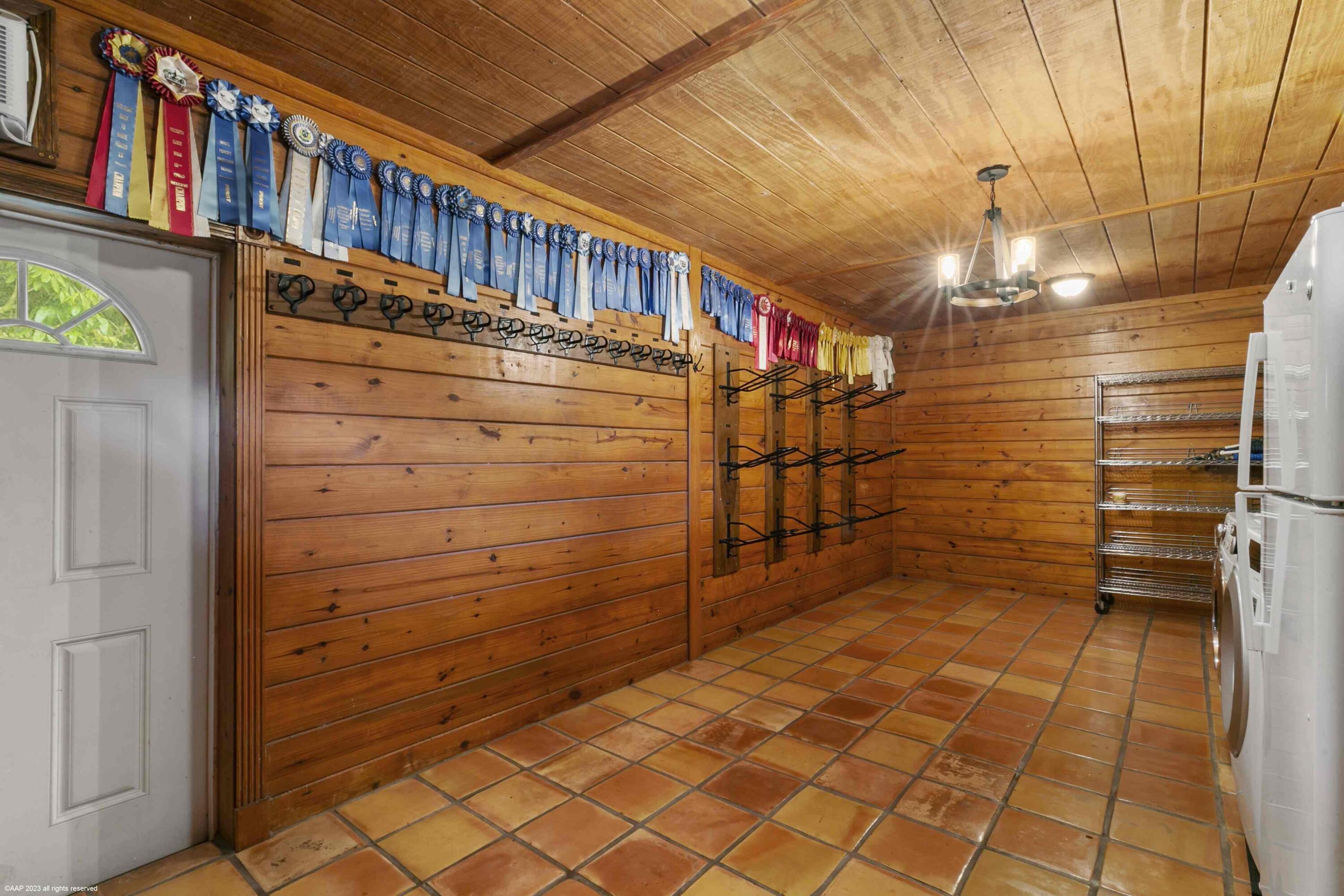 13-44-40~ W 344.38 FT OF E  2981.05 FT OF N 697.03 - Residential