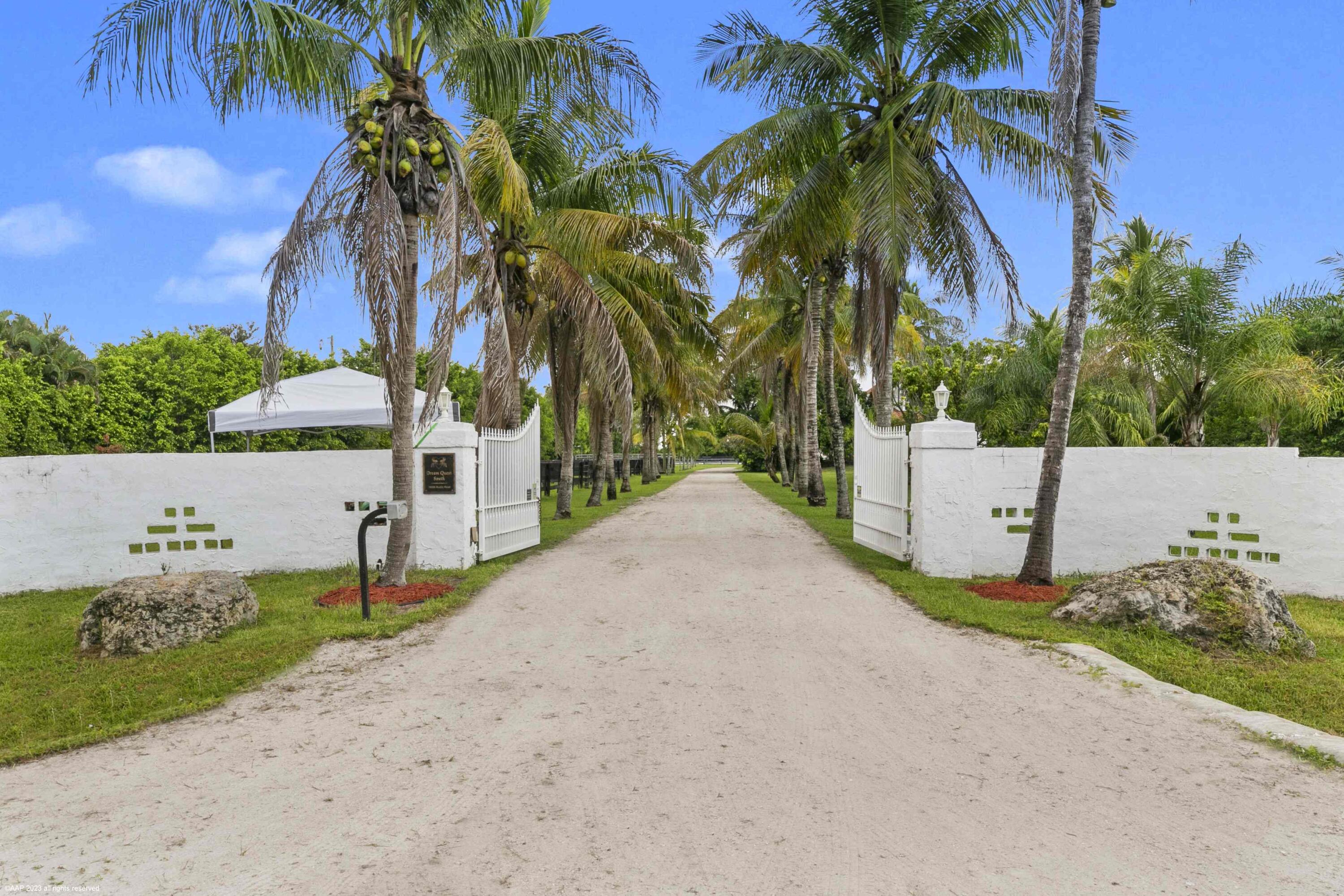 13-44-40~ W 344.38 FT OF E  2981.05 FT OF N 697.03 - Residential