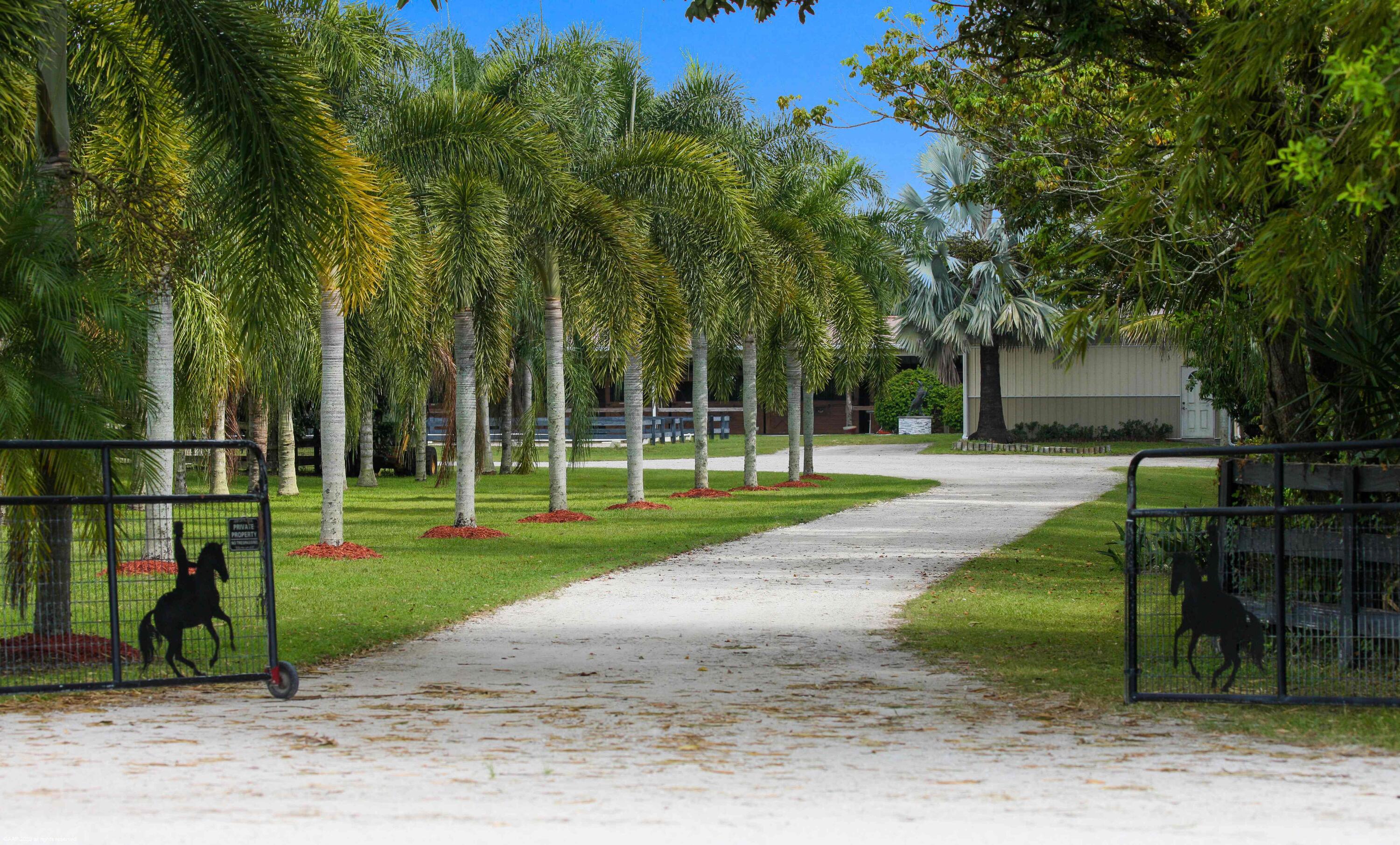 13-44-40~ W 344.38 FT OF E  2981.05 FT OF N 697.03 - Residential