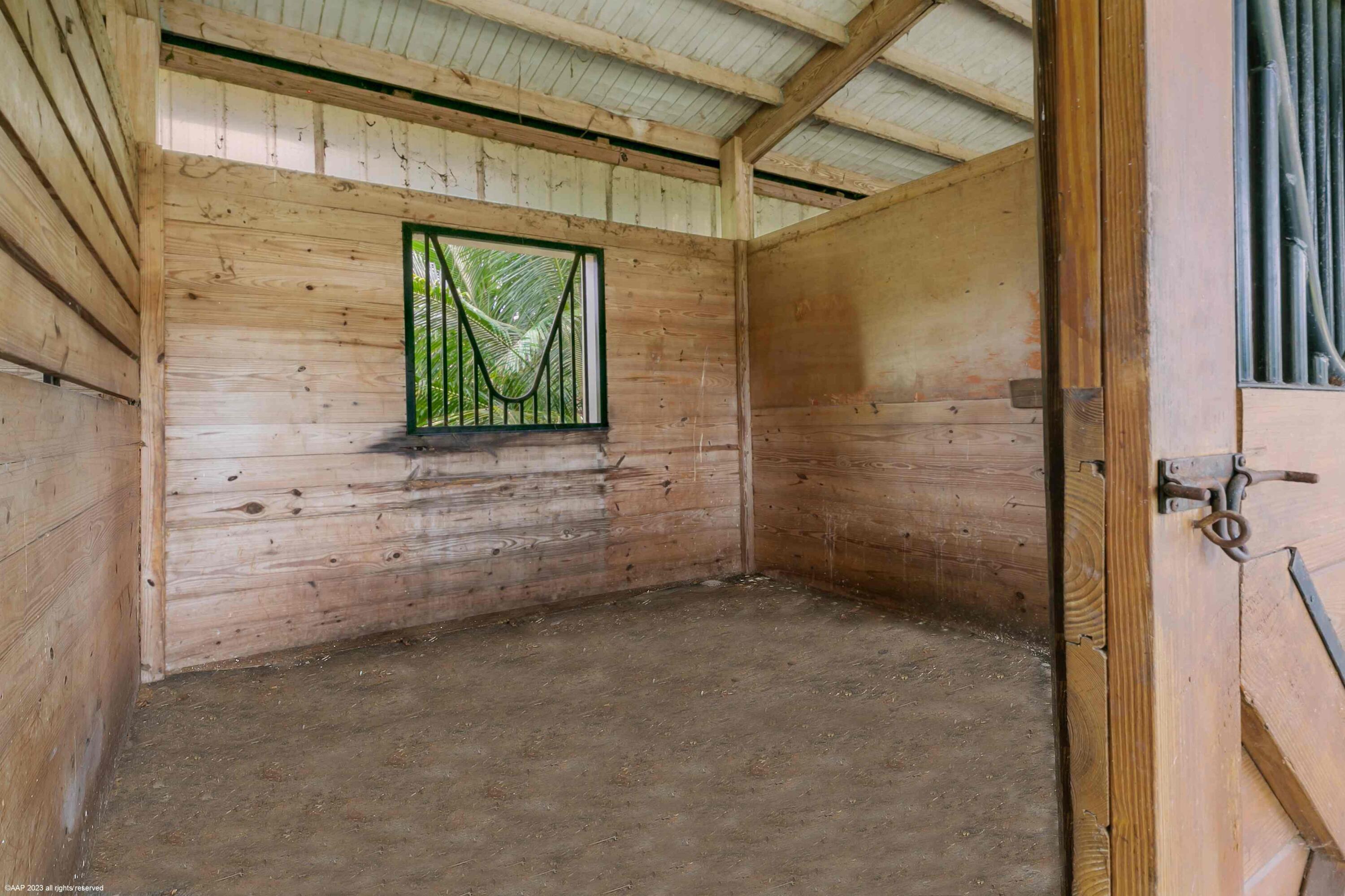 13-44-40~ W 344.38 FT OF E  2981.05 FT OF N 697.03 - Residential