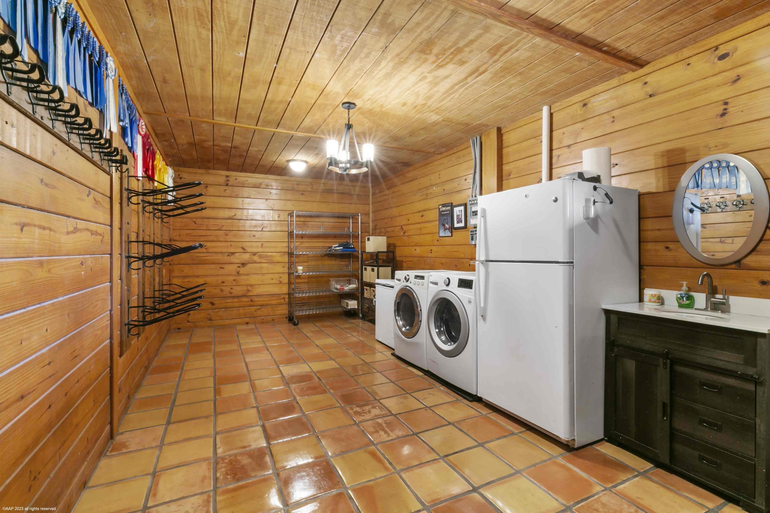 13-44-40~ W 344.38 FT OF E  2981.05 FT OF N 697.03 - Residential