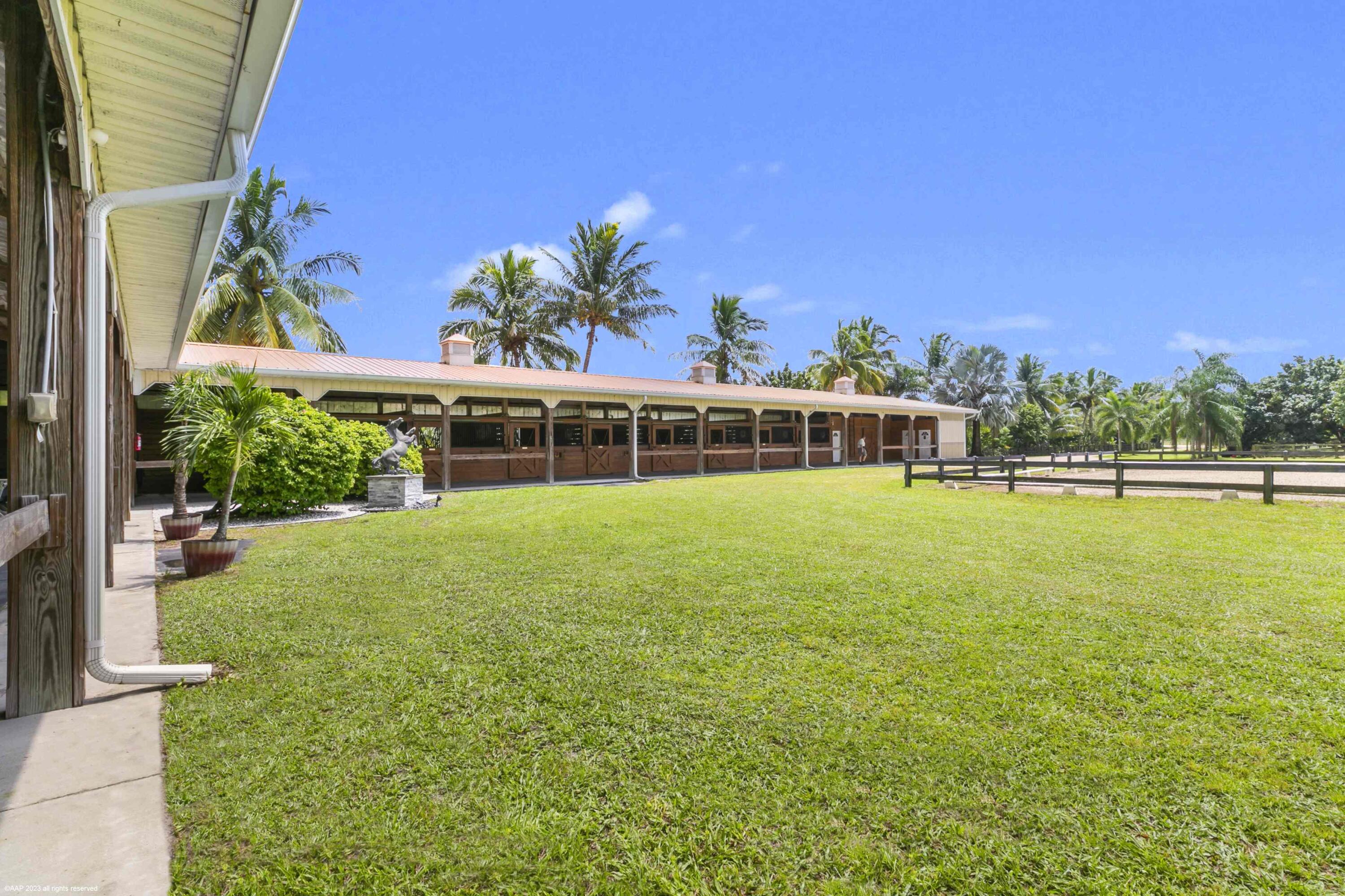 13-44-40~ W 344.38 FT OF E  2981.05 FT OF N 697.03 - Residential