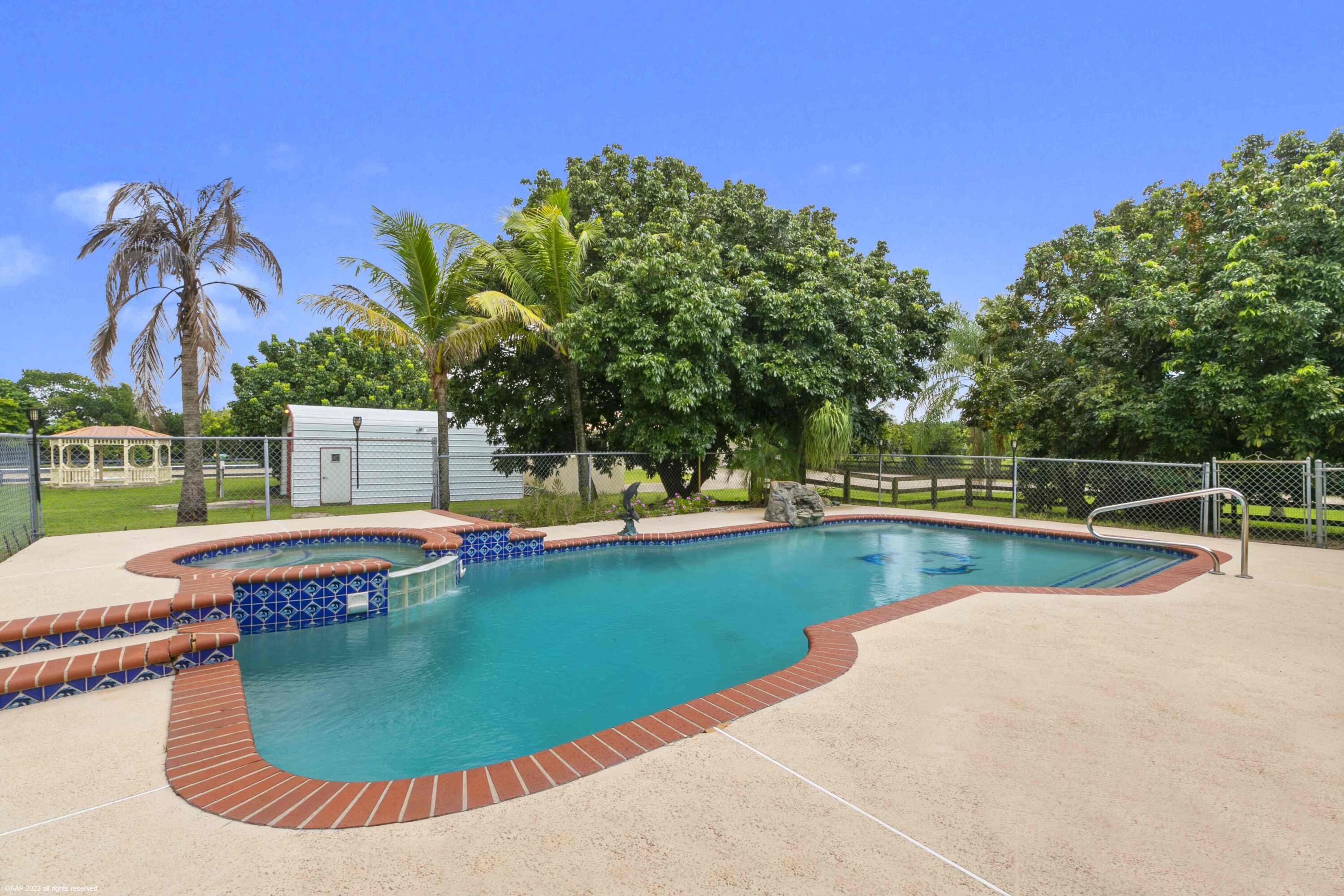 13-44-40~ W 344.38 FT OF E  2981.05 FT OF N 697.03 - Residential