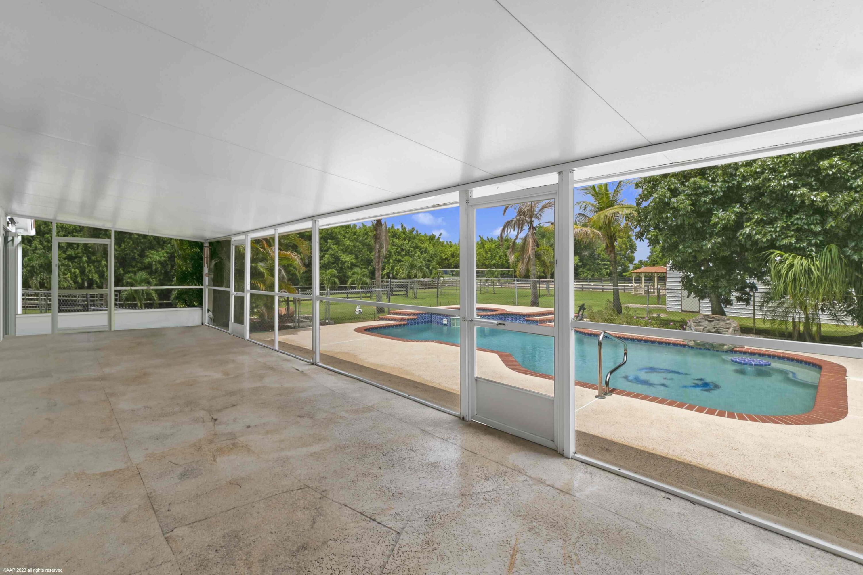 13-44-40~ W 344.38 FT OF E  2981.05 FT OF N 697.03 - Residential