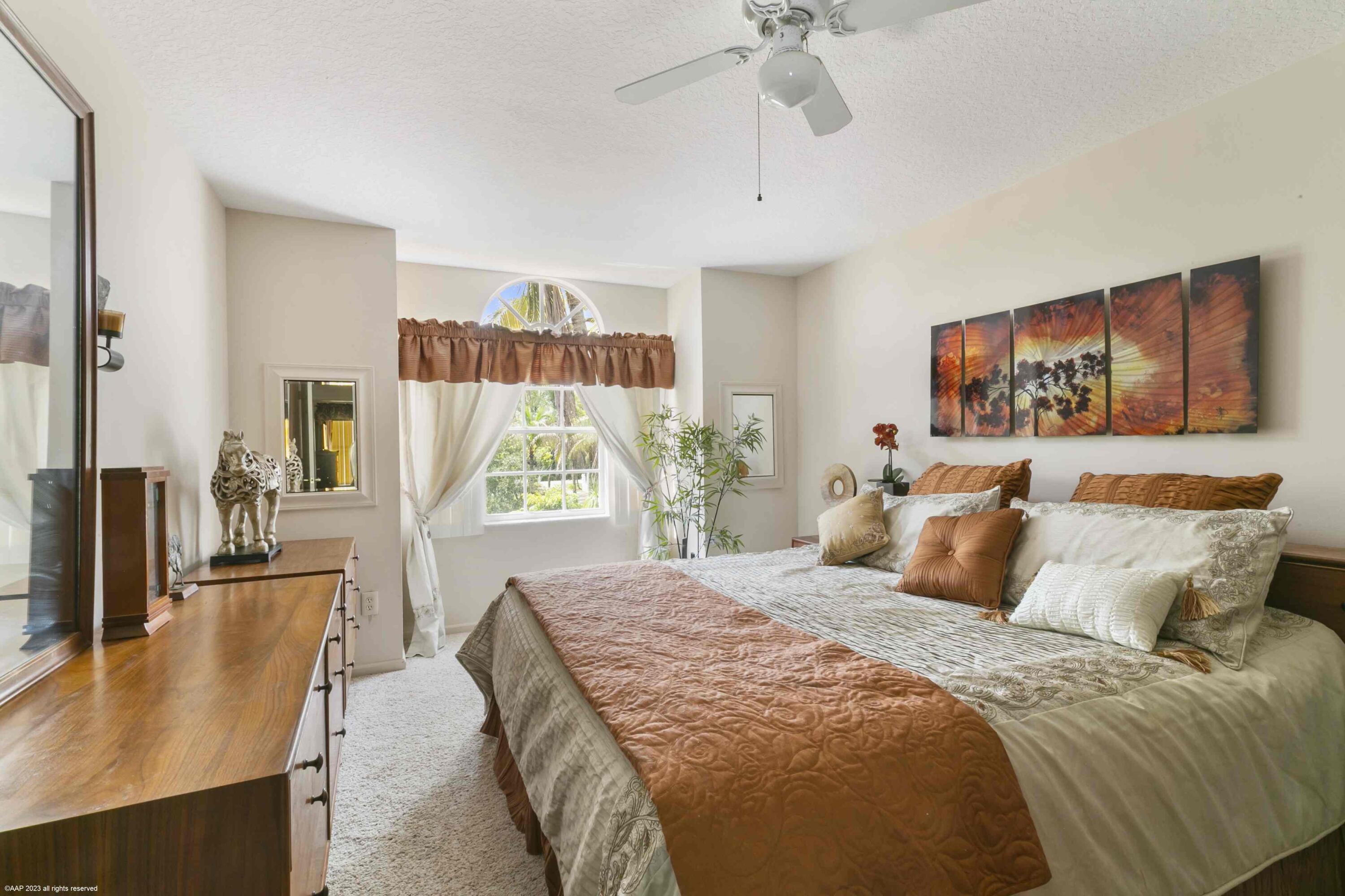 13-44-40~ W 344.38 FT OF E  2981.05 FT OF N 697.03 - Residential