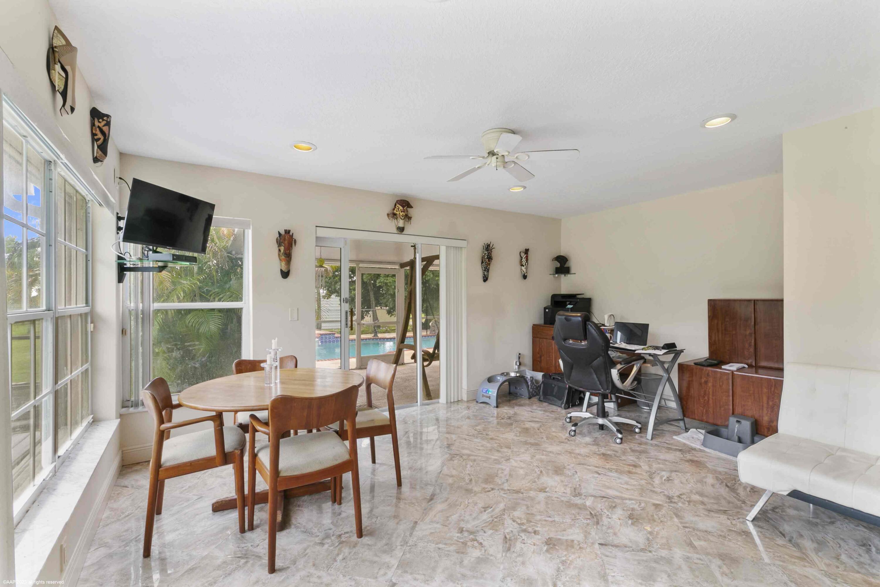 13-44-40~ W 344.38 FT OF E  2981.05 FT OF N 697.03 - Residential