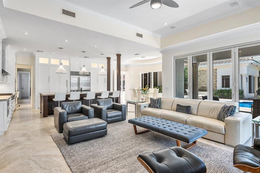 ROYAL PALM YACHT & COUNTRY CLUB - Residential