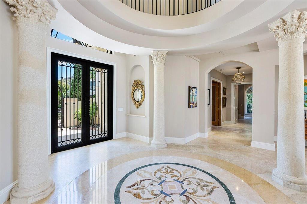 ROYAL PALM YACHT & COUNTRY CLUB - Residential