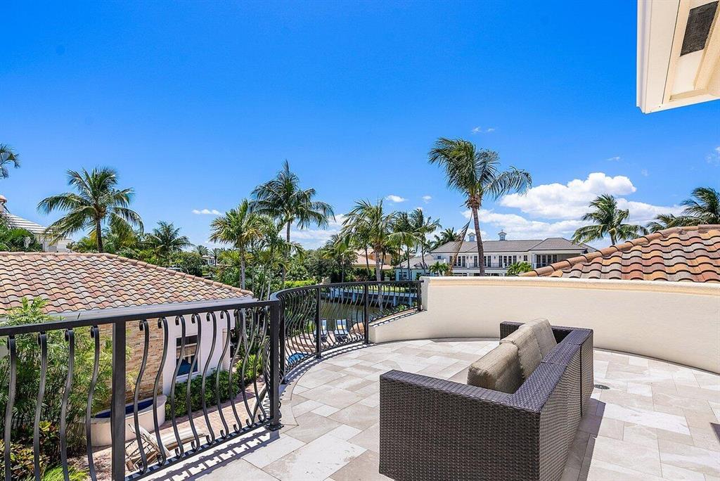 ROYAL PALM YACHT & COUNTRY CLUB - Residential