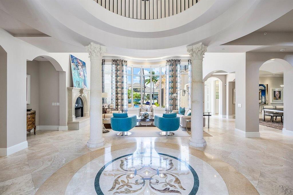 ROYAL PALM YACHT & COUNTRY CLUB - Residential