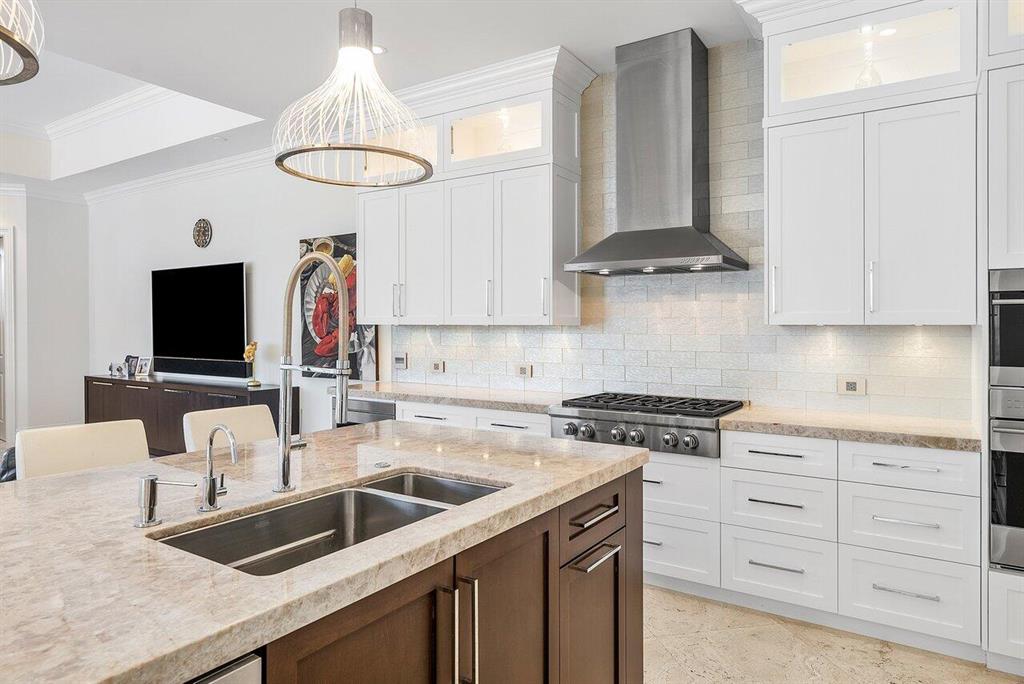 ROYAL PALM YACHT & COUNTRY CLUB - Residential