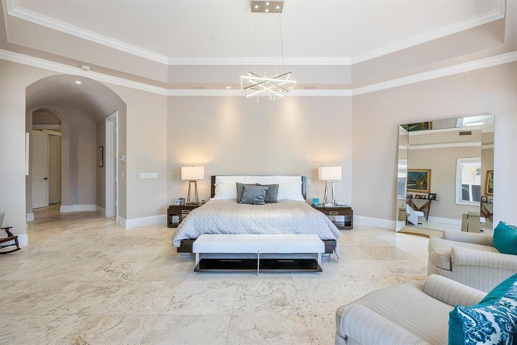 ROYAL PALM YACHT & COUNTRY CLUB - Residential